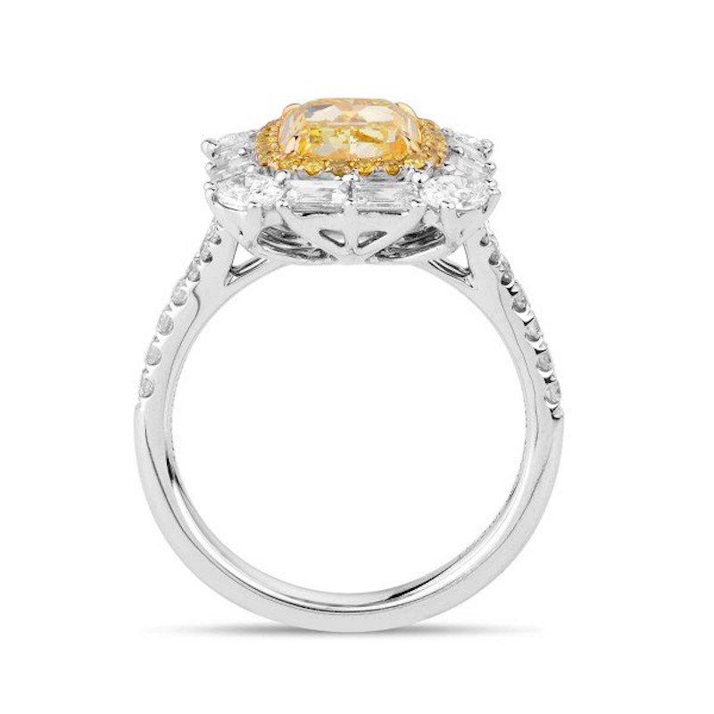 4.00 Carat Intense Yellow Diamond Ring For Sale 1
