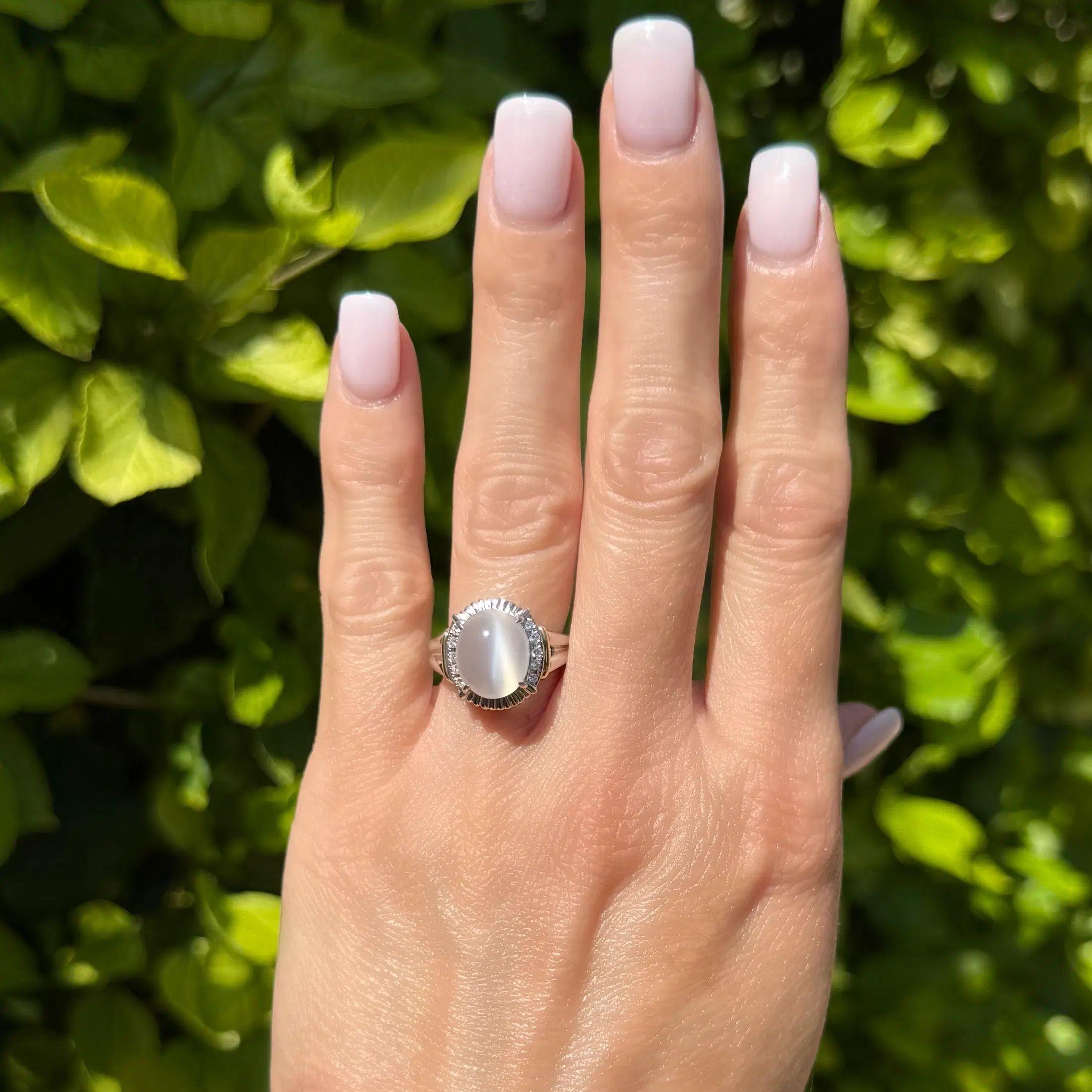 Anillo de Cóctel Vintage de Platino con Piedra Lunar y Diamante RBC de 4,00 Quilates Modernista en venta