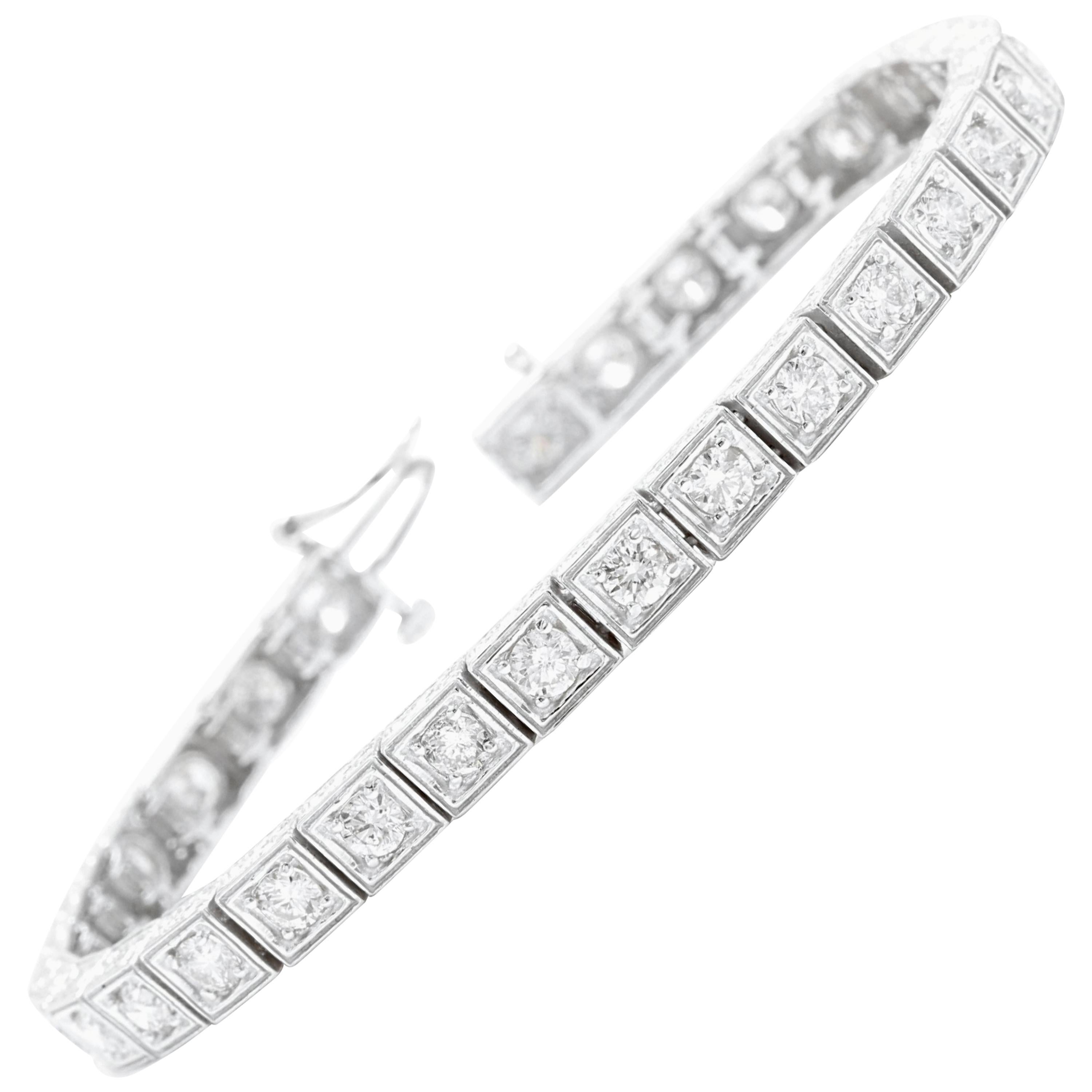 4.00 Carat Natural Diamond 14 Karat Solid White Gold Bracelet For Sale