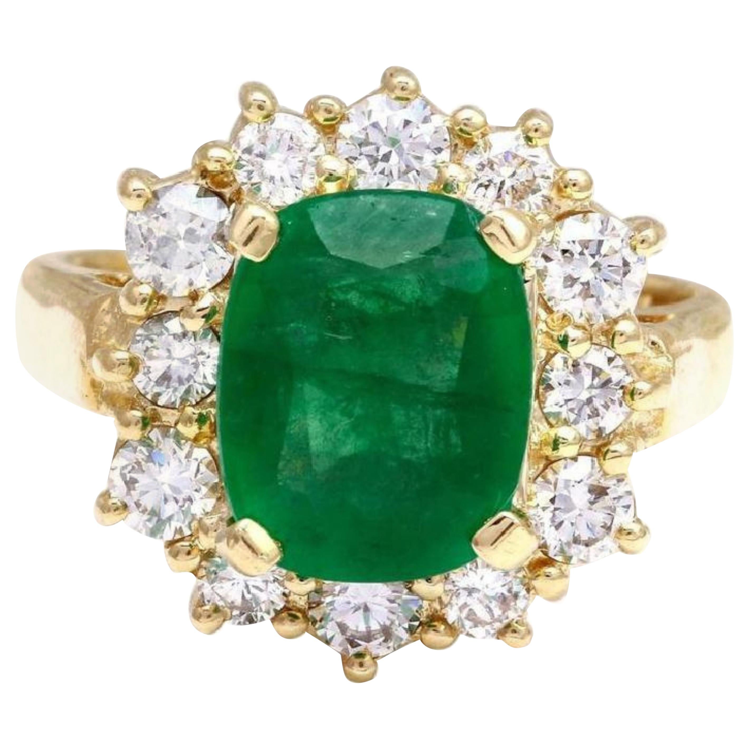 4.00 Carat Natural Emerald and Diamond 14 Karat Solid Yellow Gold Ring For Sale