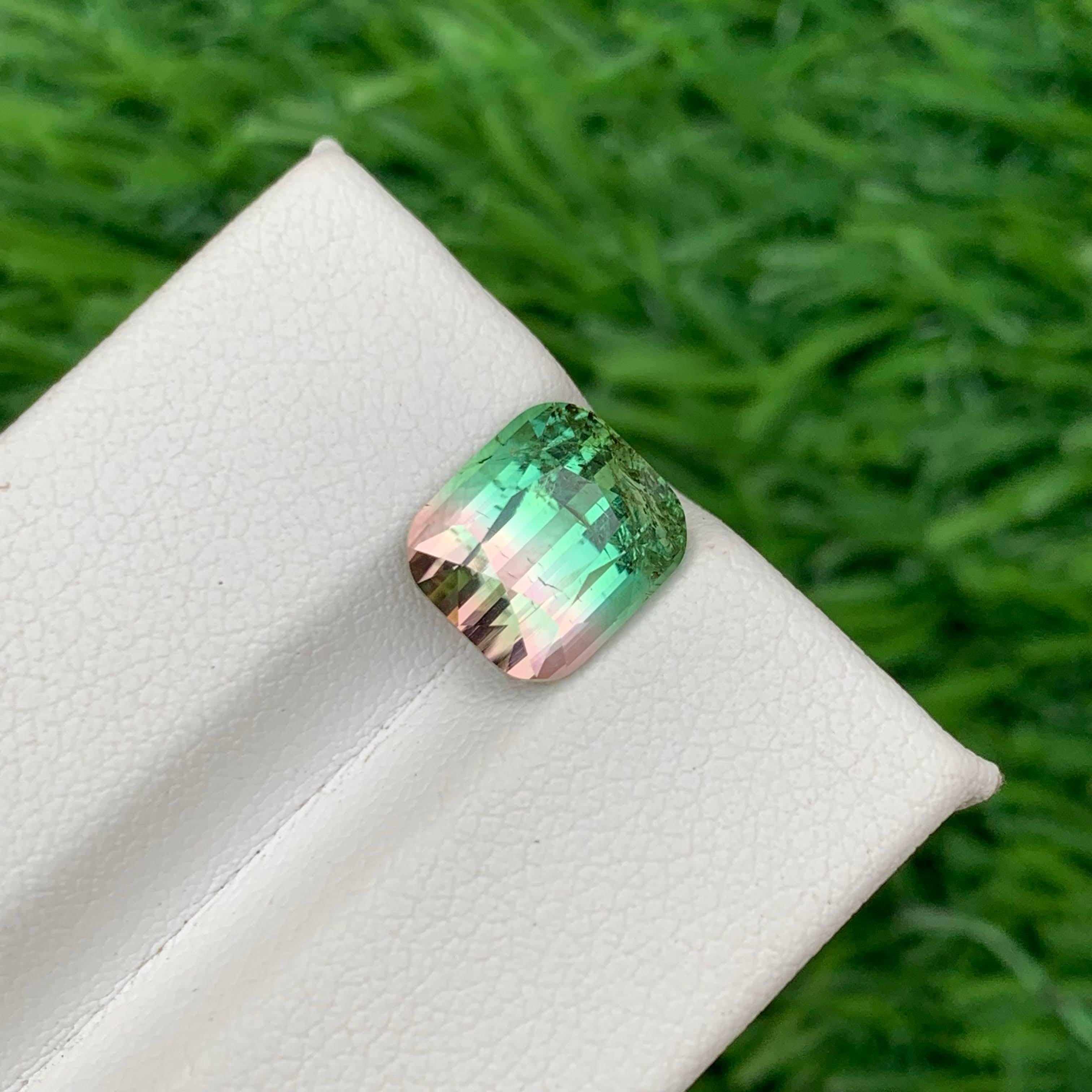 Moderne 4.00 Carat Natural Loose Bi Color Tourmaline Stone Cushion Cut Afghan Gemstone (pierre précieuse afghane) en vente