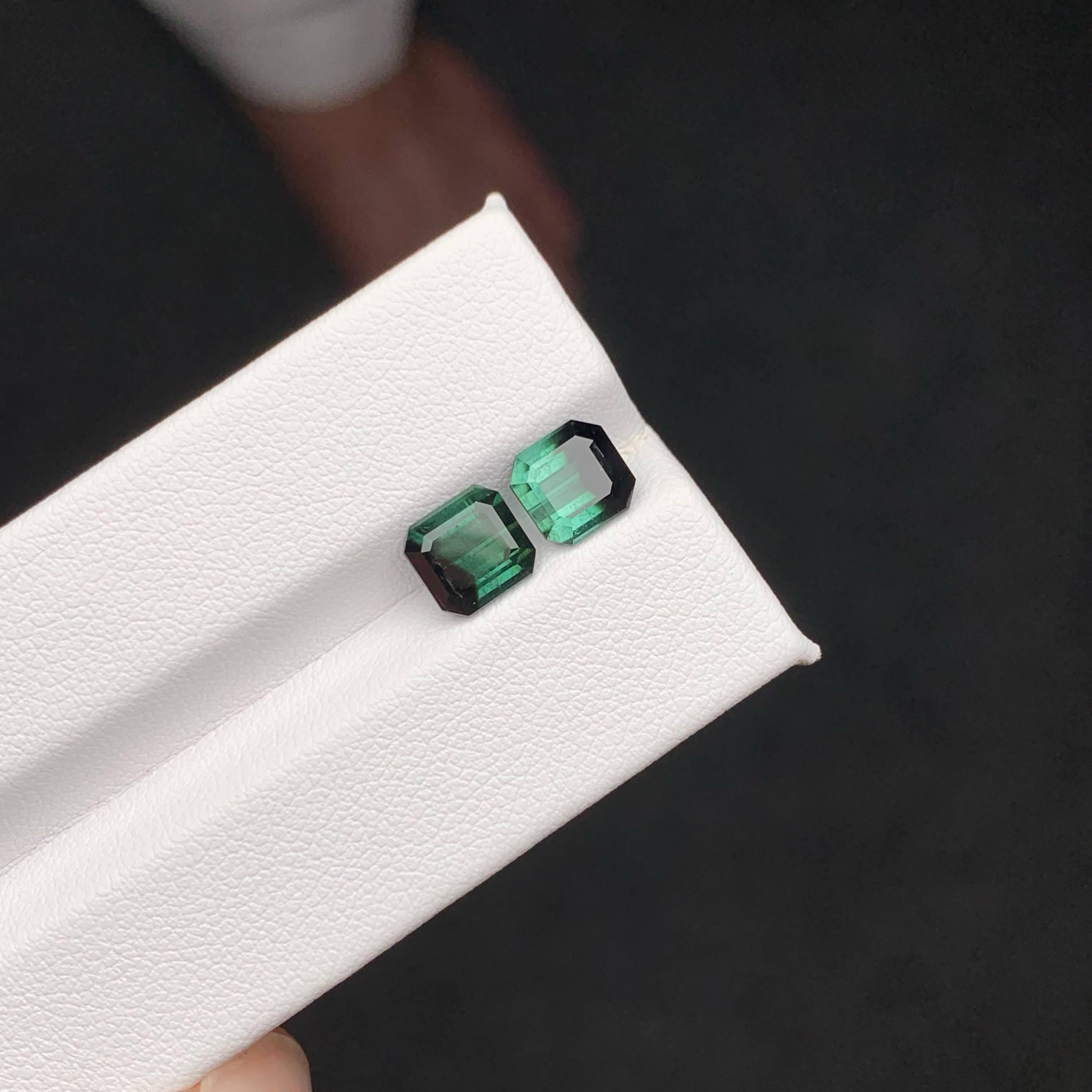 Moderne 4.00 Carat Natural Loose Bicolor Tourmaline Pair Emerald Cut Pakistani Gemstone en vente
