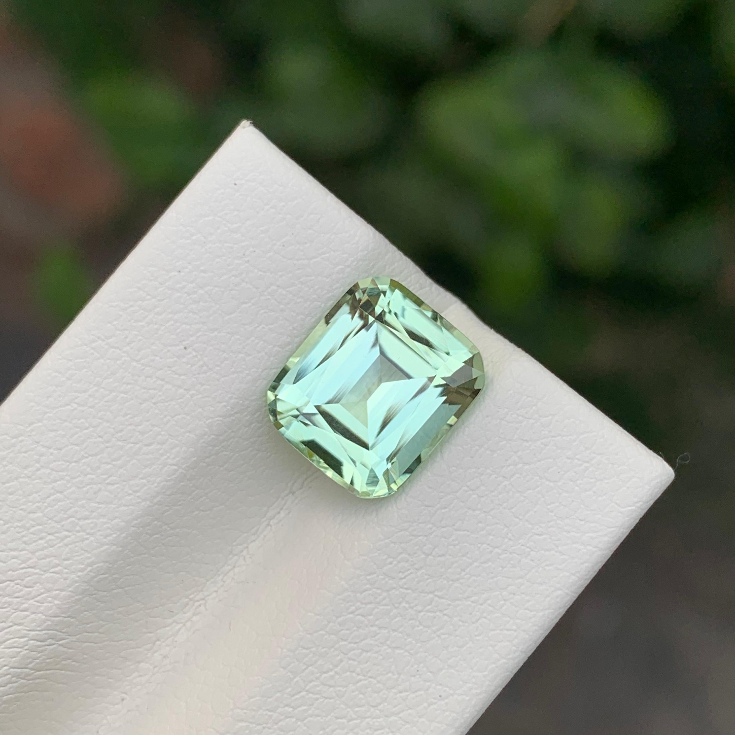 Arts and Crafts 4.00 Carat Natural Loose Mint Green Tourmaline Cushion Shape Gem en vente