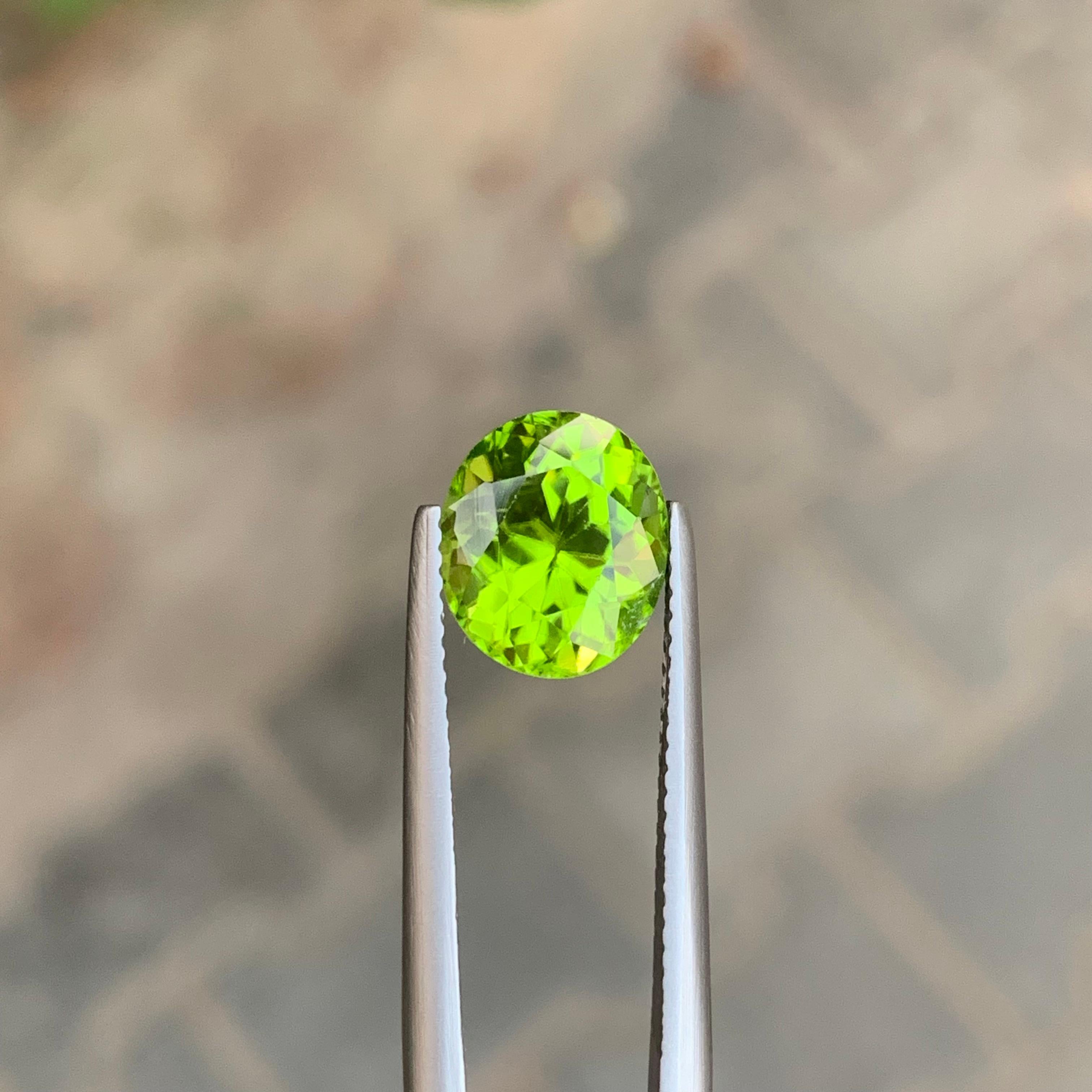 4,00 Karat natürlicher Peridot Oval Edelstein, lose im Angebot 4
