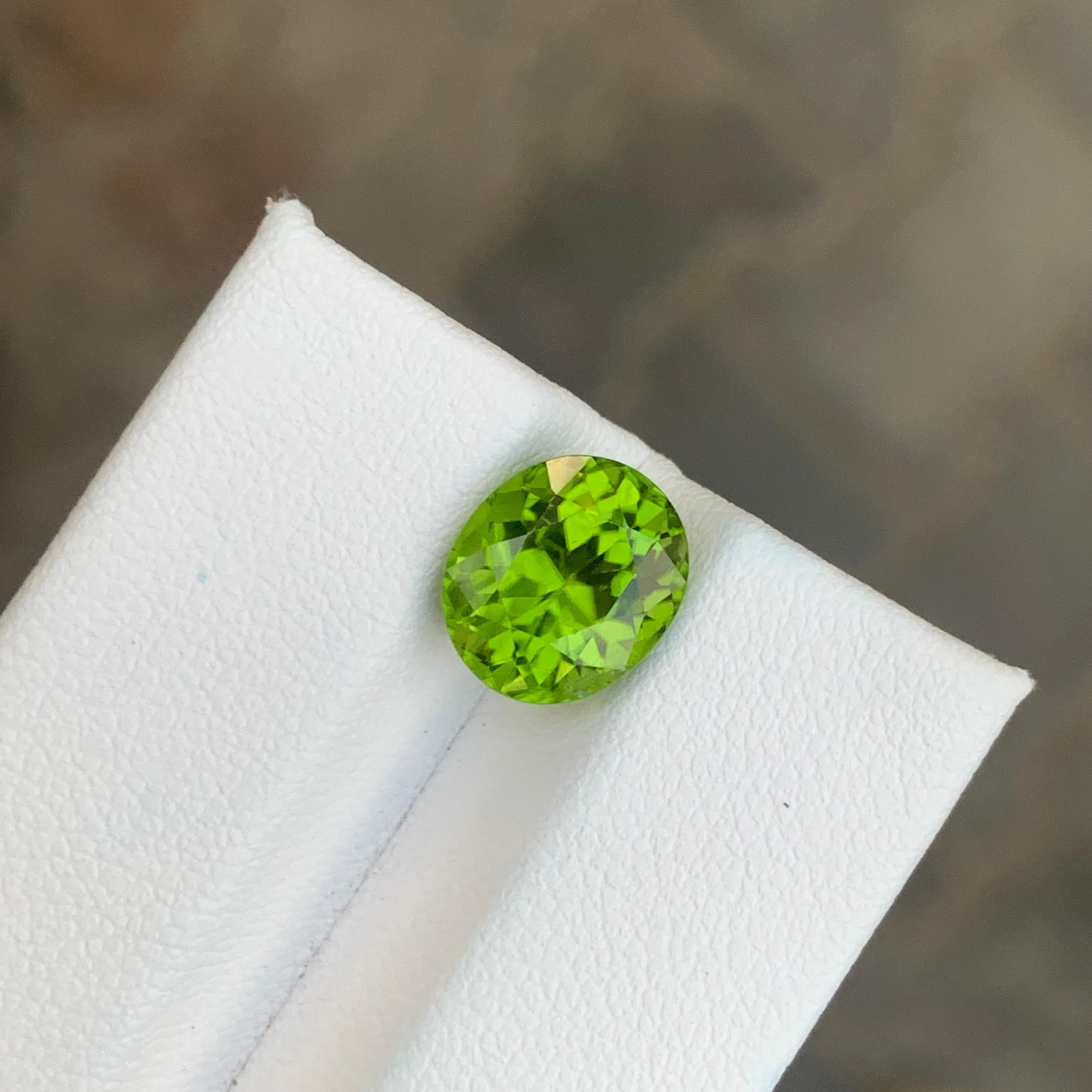 4,00 Karat natürlicher Peridot Oval Edelstein, lose im Angebot 6
