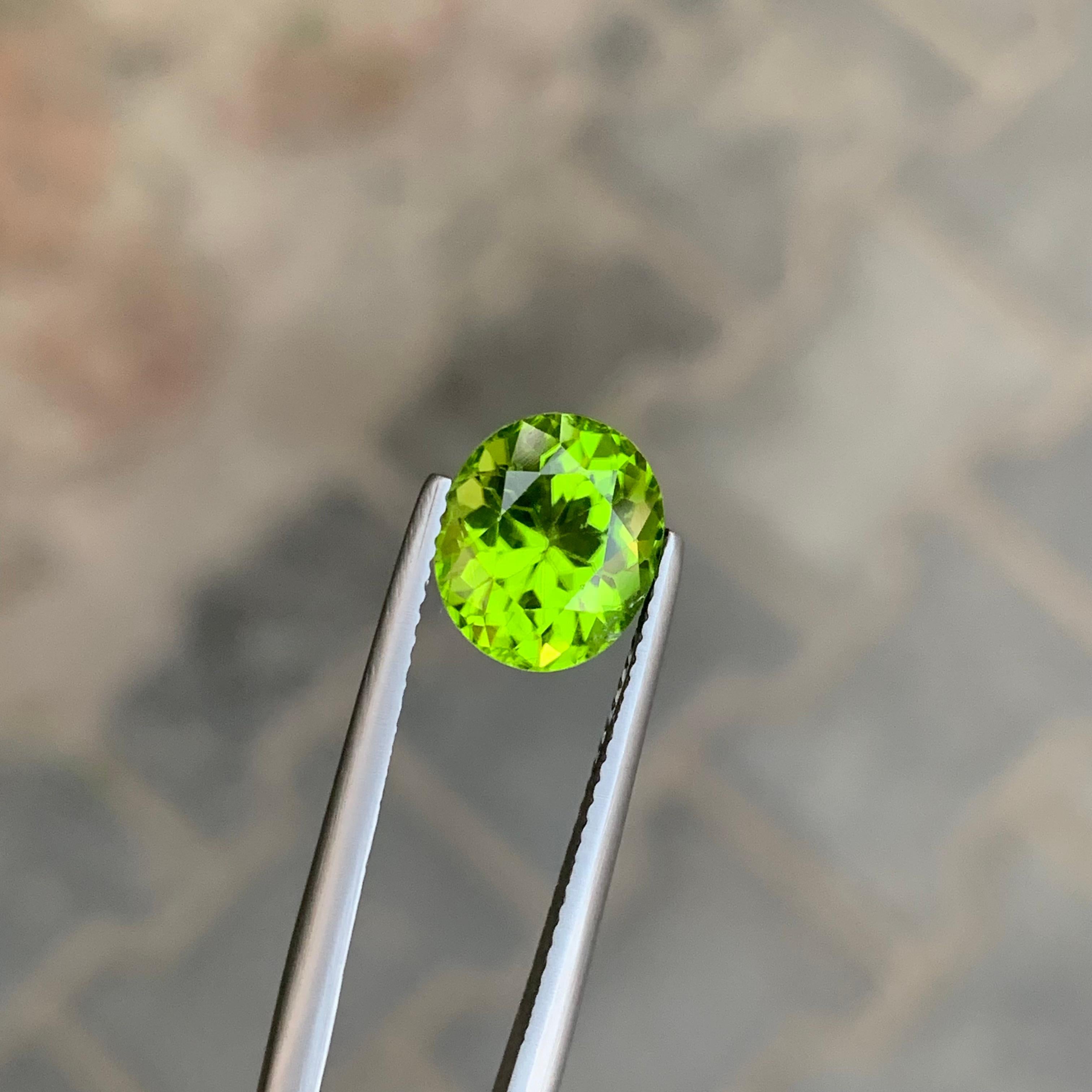 4,00 Karat natürlicher Peridot Oval Edelstein, lose im Angebot 7