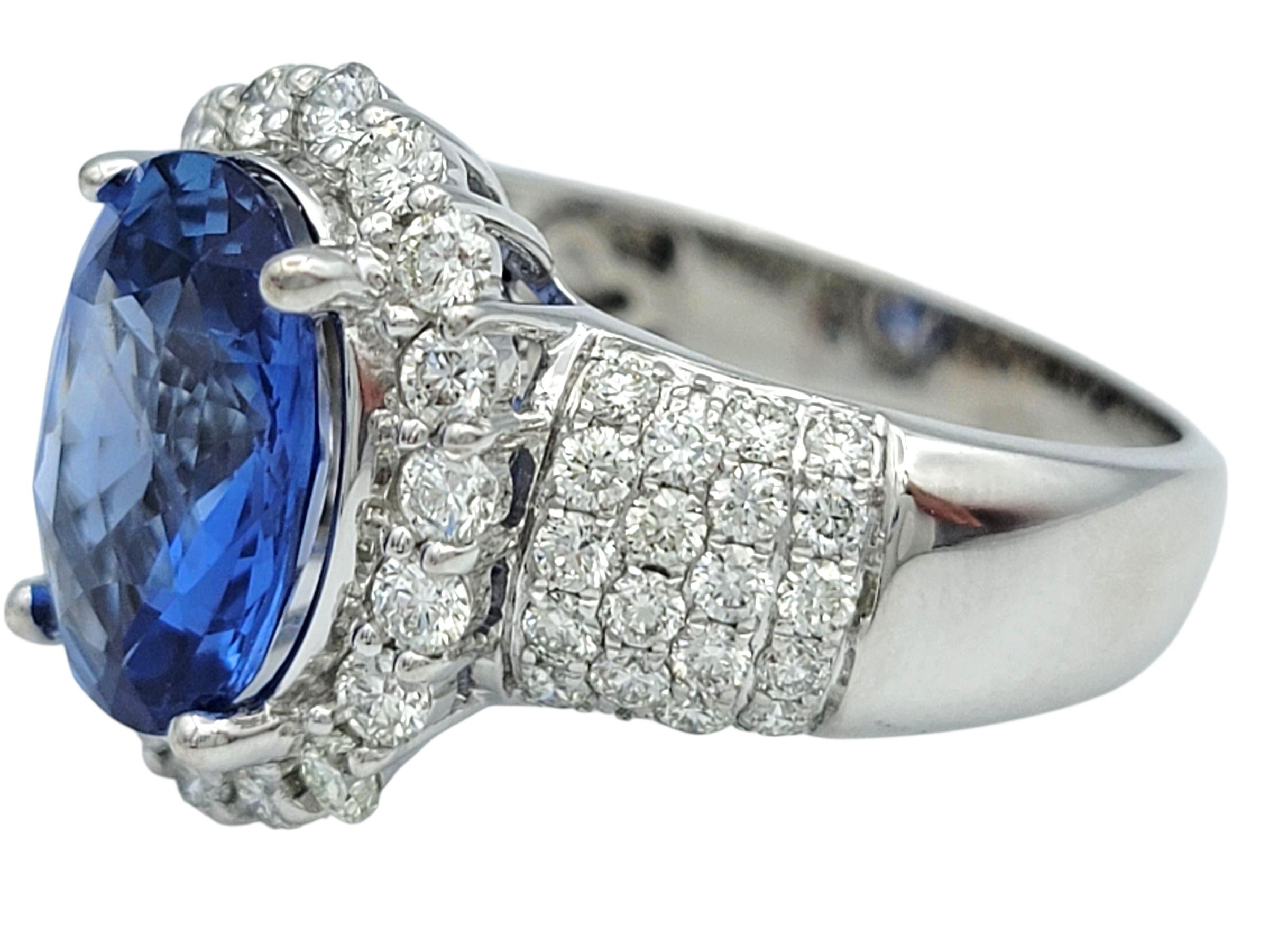 4,00 Karat Ovalschliff Natürlicher Blauer Saphir Ring mit Diamanten 14 Karat Weißgold (Zeitgenössisch) im Angebot