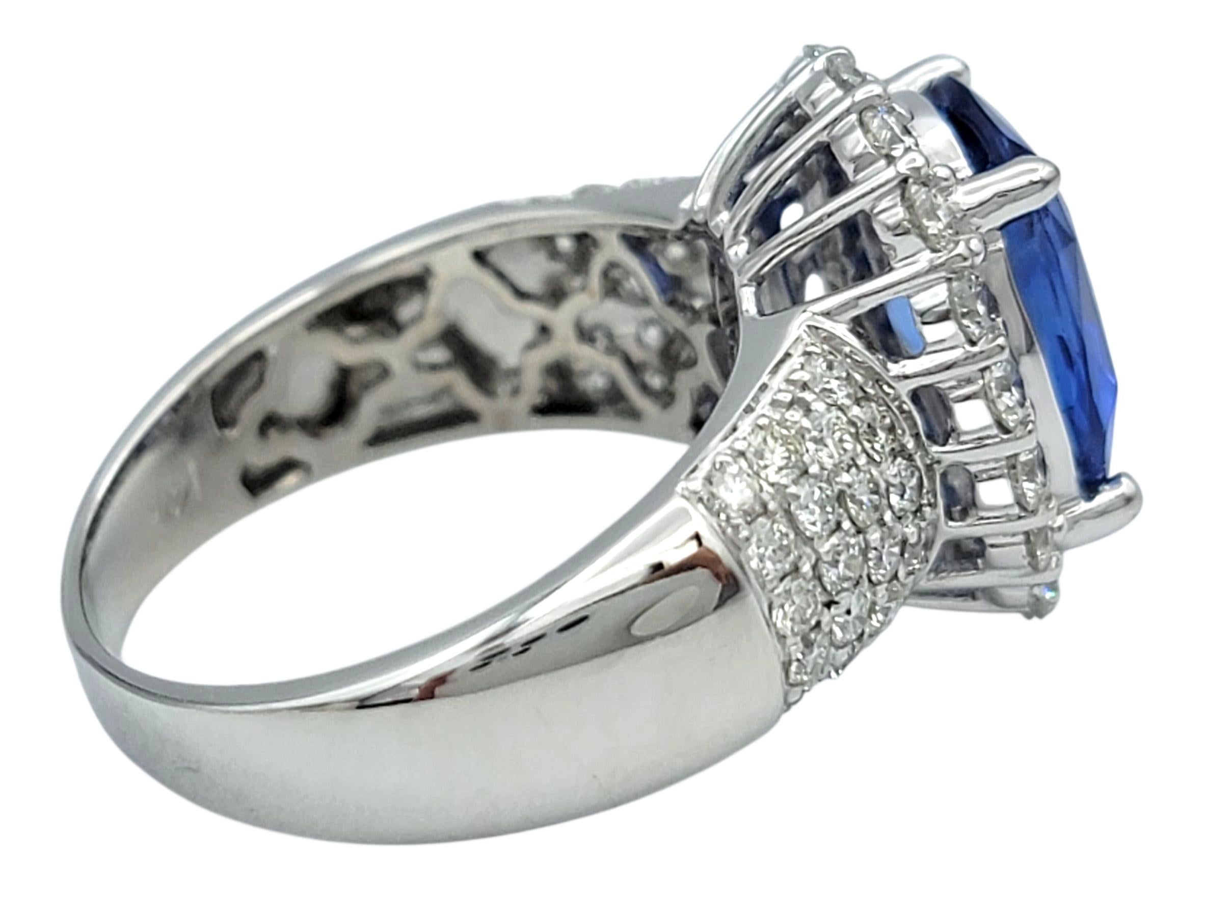 4,00 Karat Ovalschliff Natürlicher Blauer Saphir Ring mit Diamanten 14 Karat Weißgold im Angebot 1
