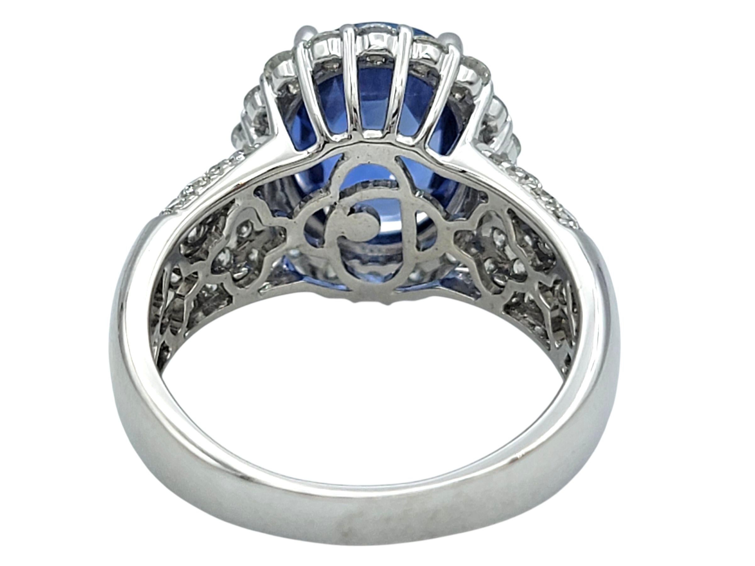 4,00 Karat Ovalschliff Natürlicher Blauer Saphir Ring mit Diamanten 14 Karat Weißgold im Angebot 2