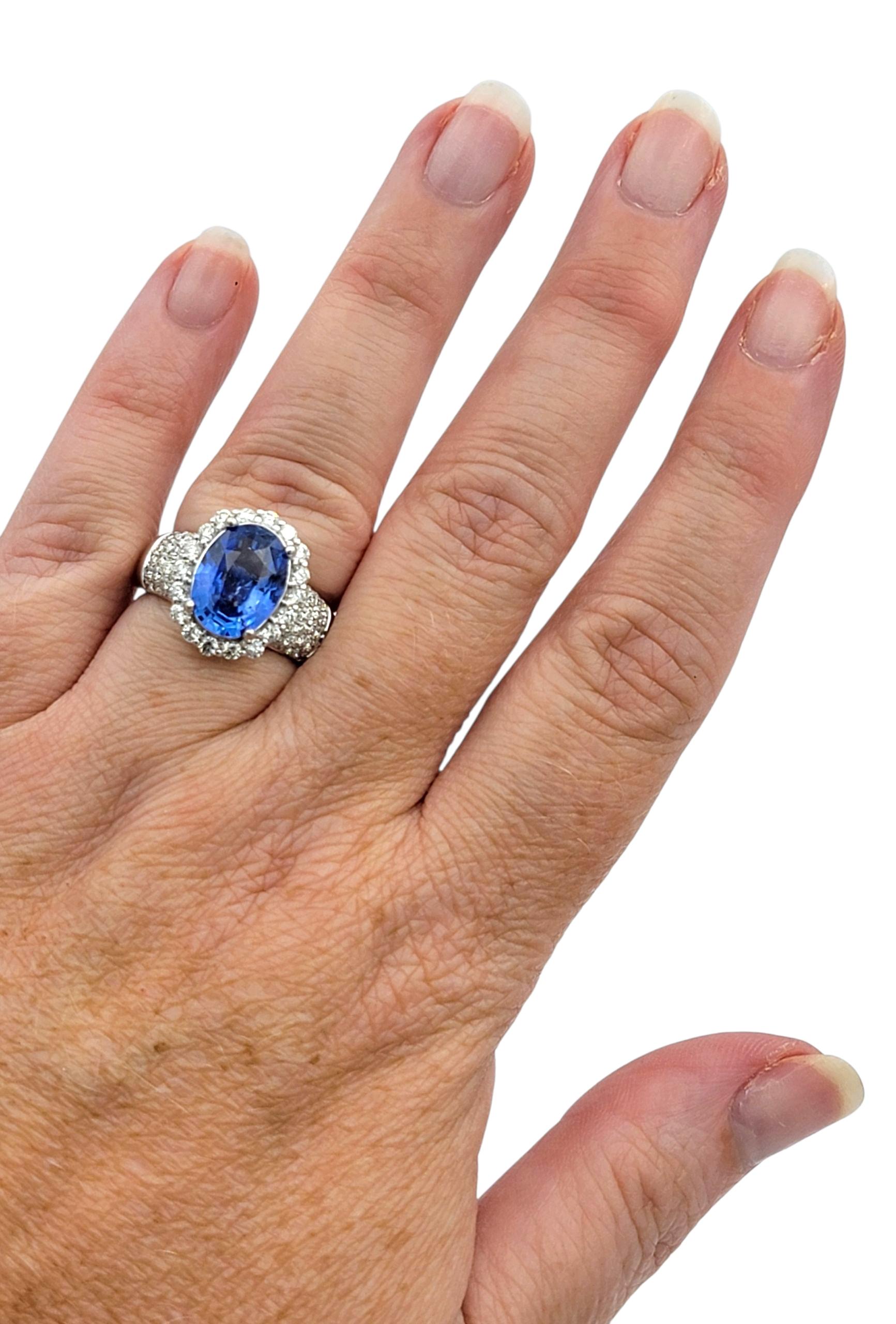4,00 Karat Ovalschliff Natürlicher Blauer Saphir Ring mit Diamanten 14 Karat Weißgold im Angebot 4