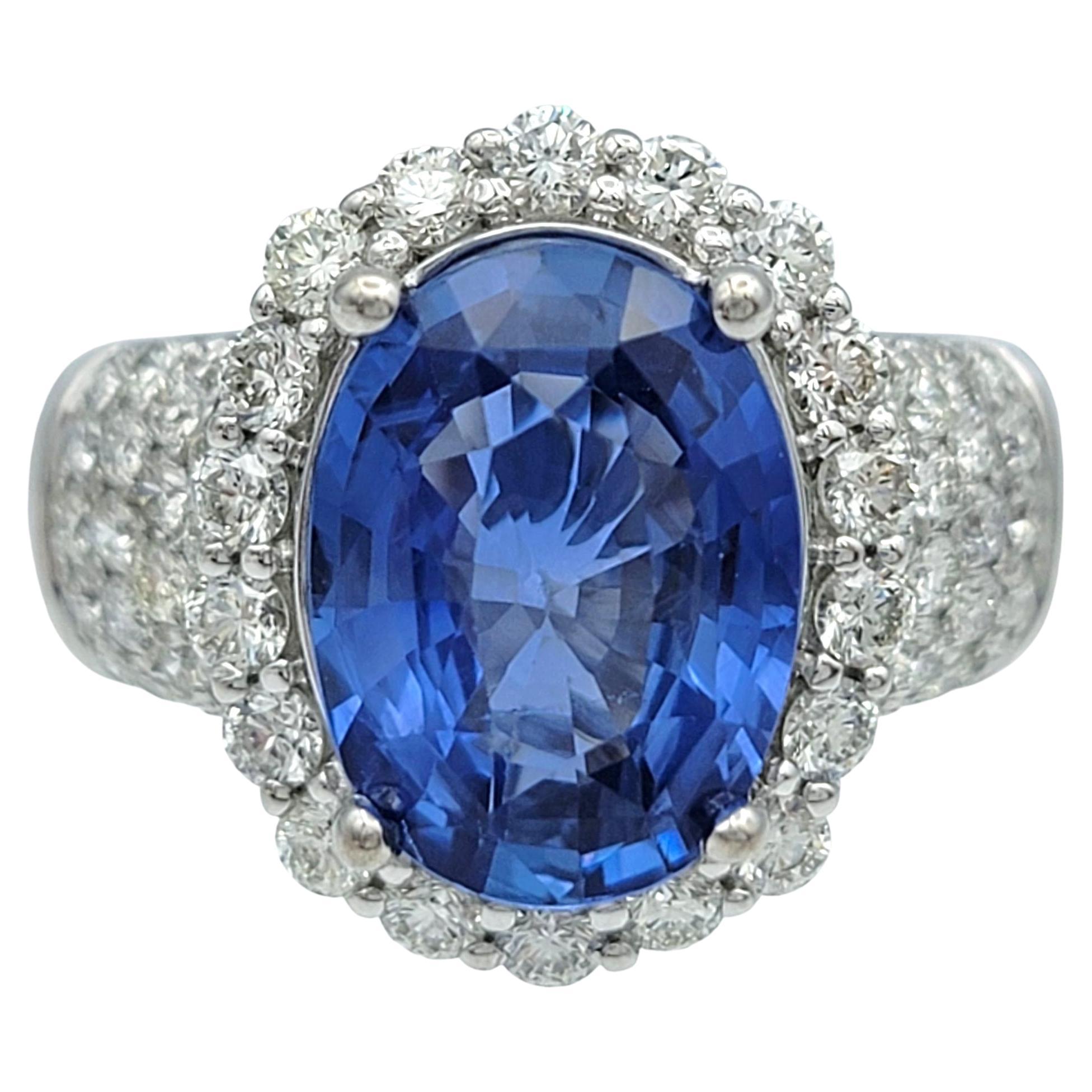 4,00 Karat Ovalschliff Natürlicher Blauer Saphir Ring mit Diamanten 14 Karat Weißgold im Angebot