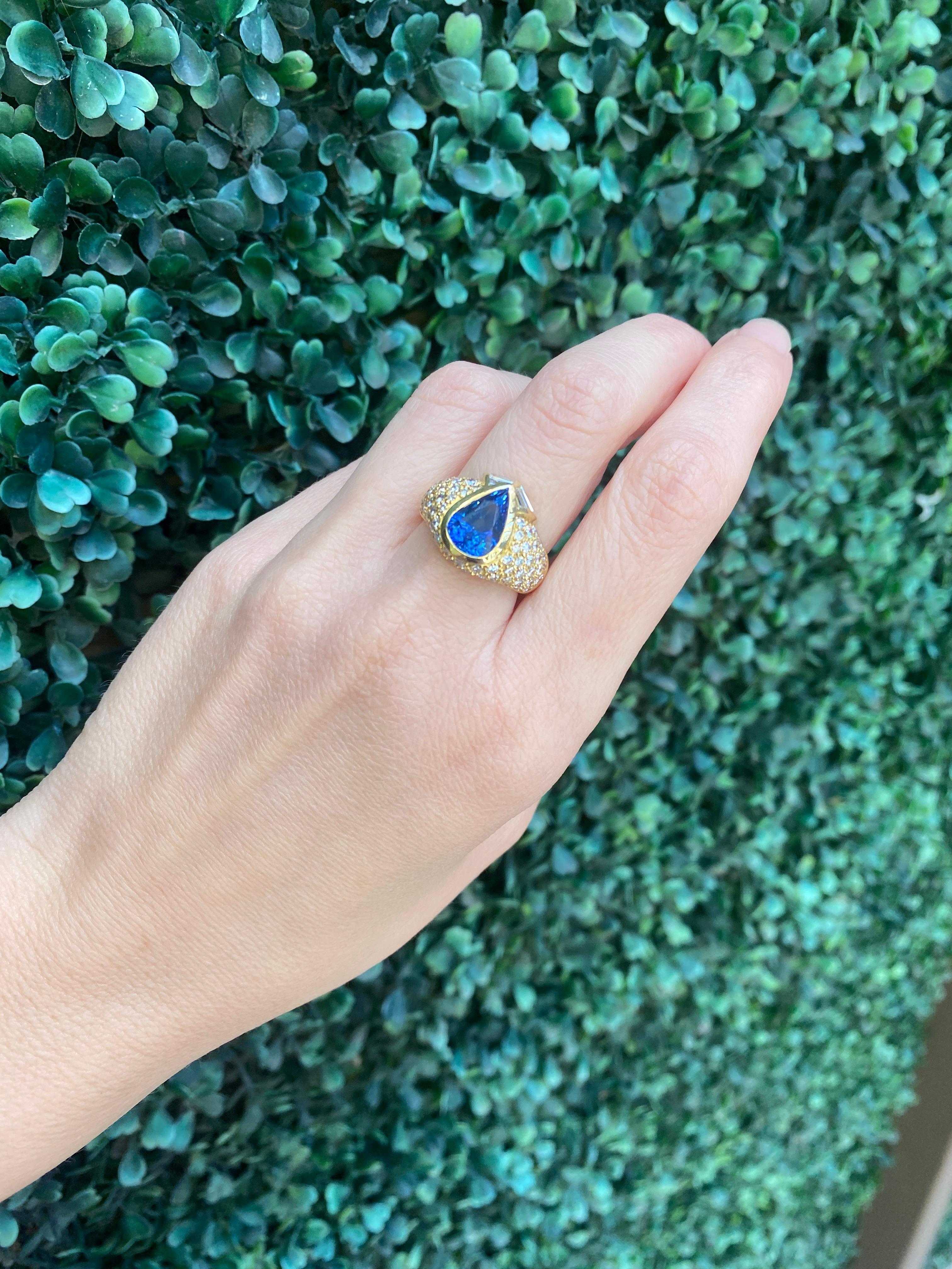 4.00 Carat Pear Shaped Sri Lankan Blue Sapphire & Diamond Cocktail Ring  For Sale 9