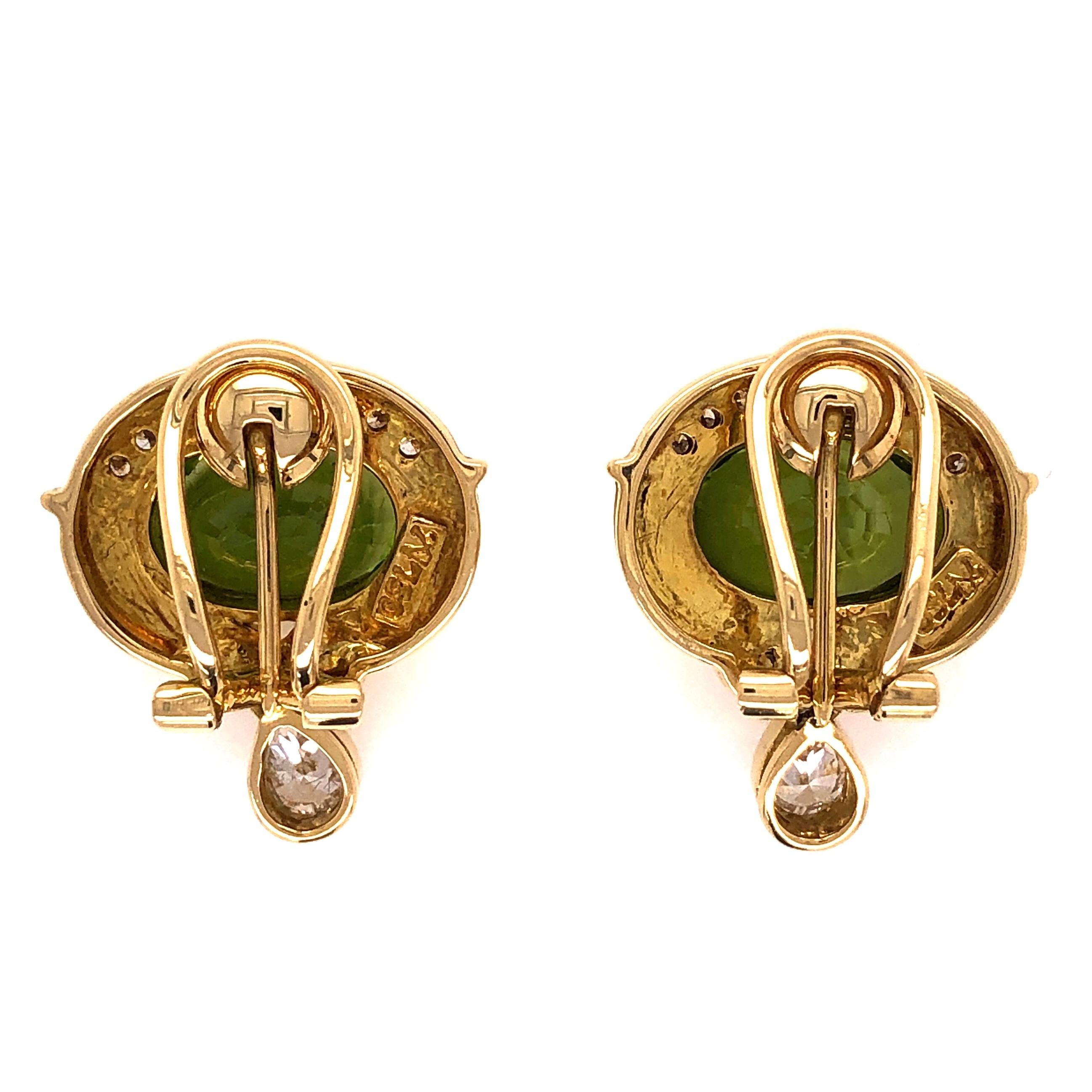 Vintage 4.00 Carat Peridot and Diamond Gold Earrings Fine Estate Jewelry In Excellent Condition In Montreal, QC
