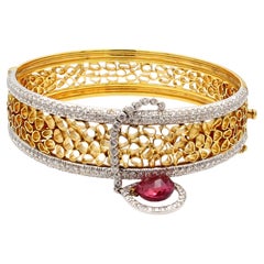 Pulsera brazalete de oro amarillo de 18 quilates con diamantes redondos brillantes H SI1 de 4,00 quilates