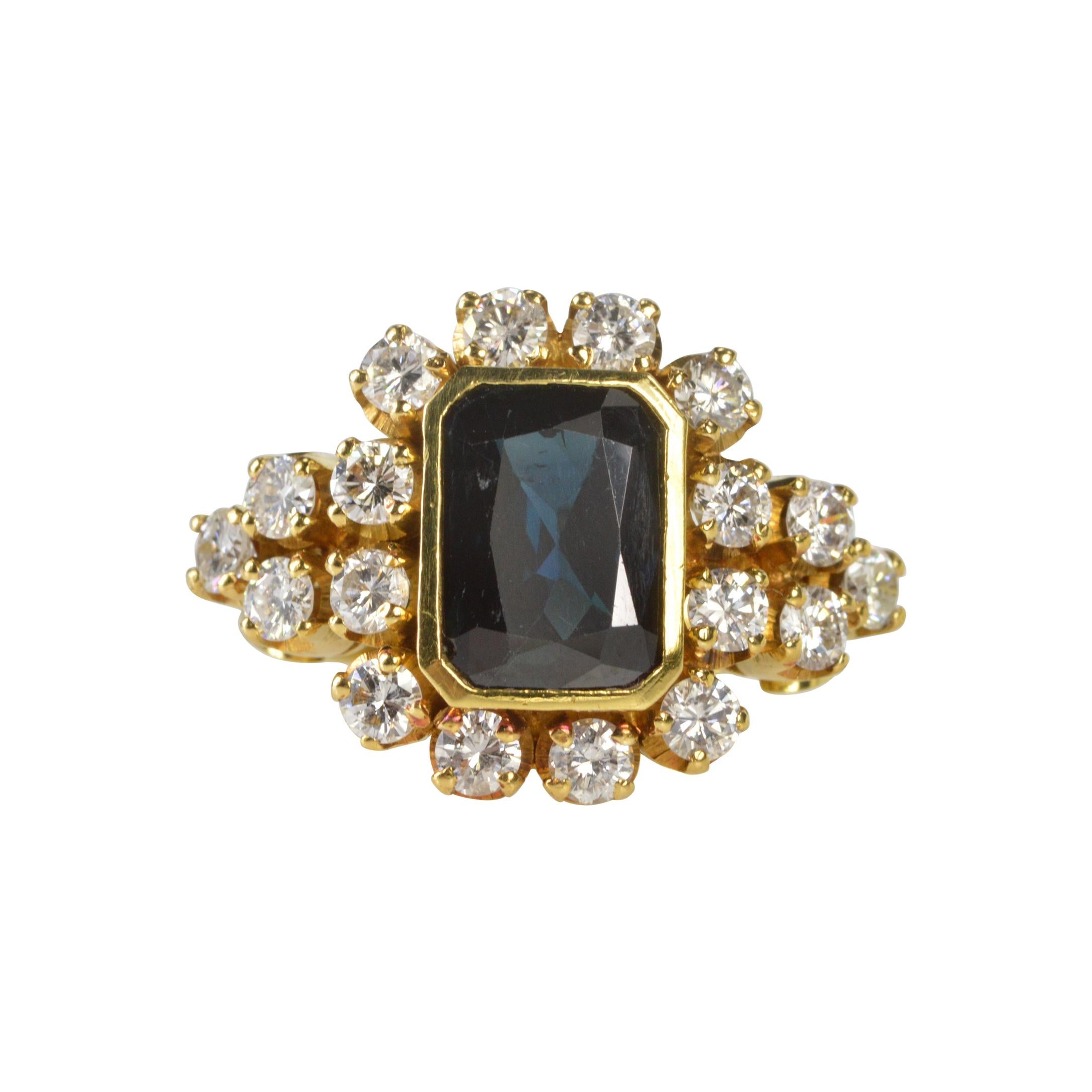 4.00 Carat Sapphire Diamond Gold Ring For Sale