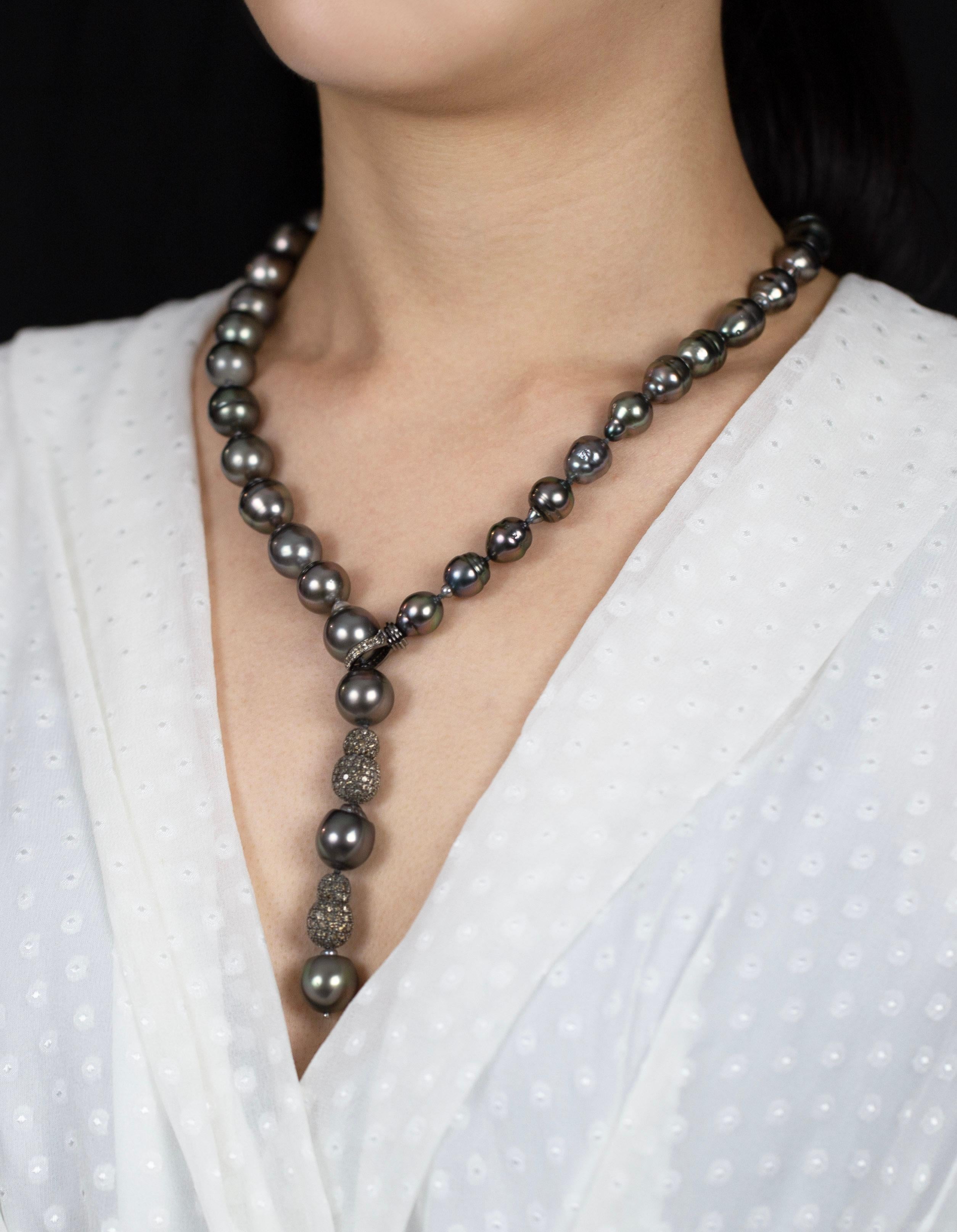 4.00 Carat Total Diamond Lariet and Tahitian Baroque Pearl Necklace In New Condition For Sale In New York, NY