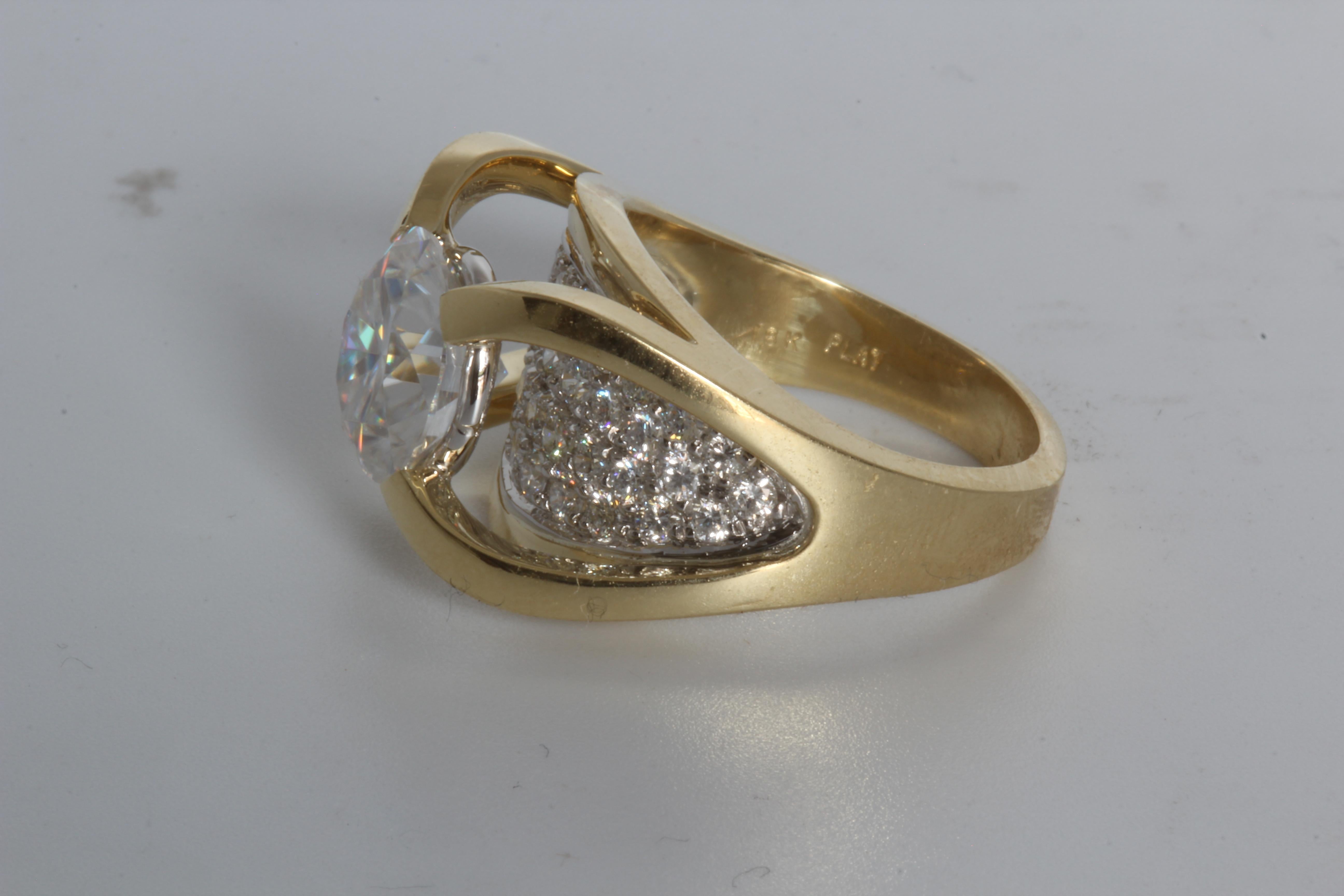 Anillo de compromiso con diamante central redondo de 4,00 quilates aproximadamente, Ben Dannie Corte redondo en venta