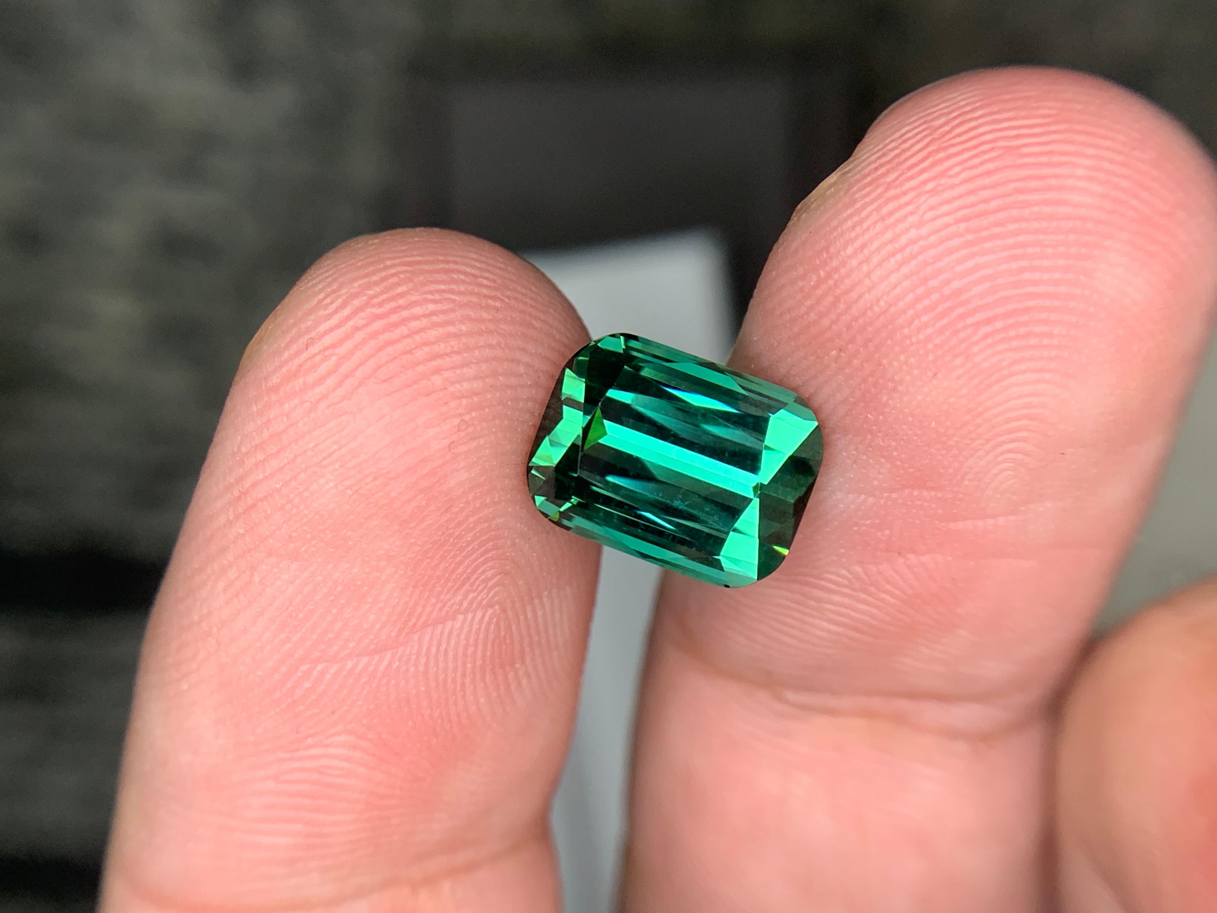 4.00 Carats Bluish Green Tourmaline Loose Natural Gemstone Cushion Cut (Tourmaline verte bleuâtre en vrac) Neuf - En vente à Brisbane, AU