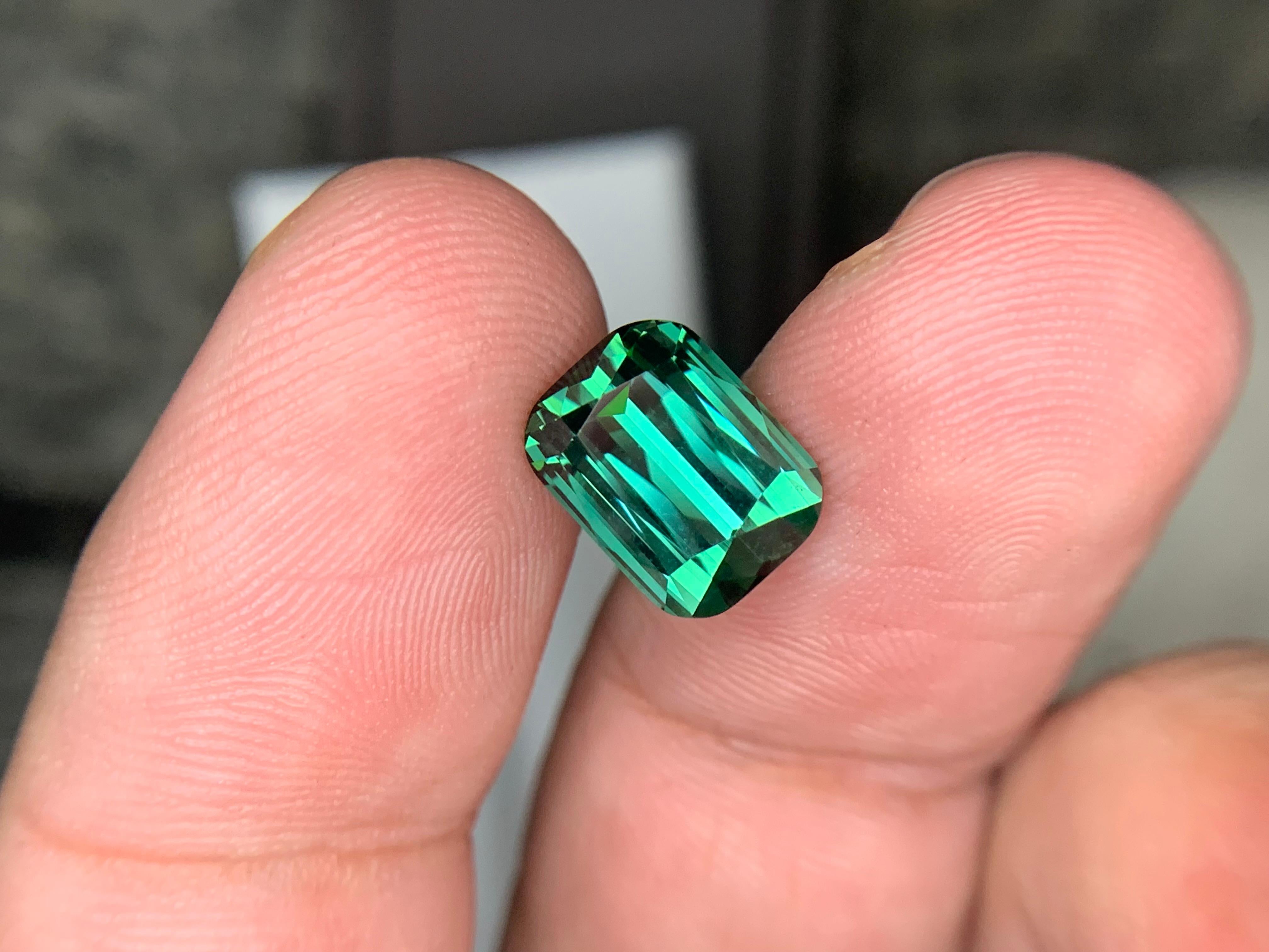 4.00 Carats Bluish Green Tourmaline Loose Natural Gemstone Cushion Cut (Tourmaline verte bleuâtre en vrac) en vente 3