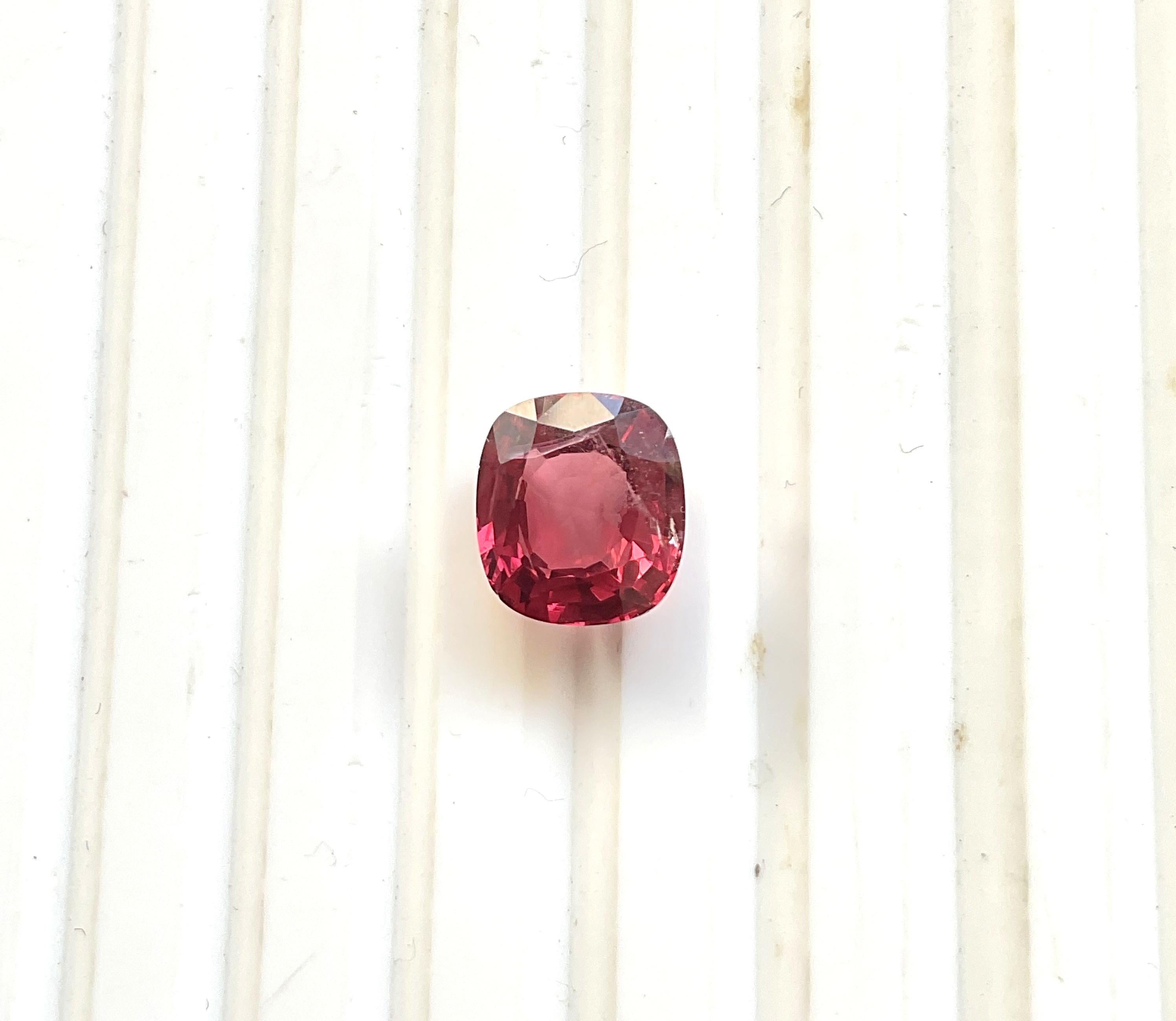 Pierre précieuse naturelle birmane rouge spinelle taille coussin de 4,00 carats Neuf - En vente à Jaipur, RJ
