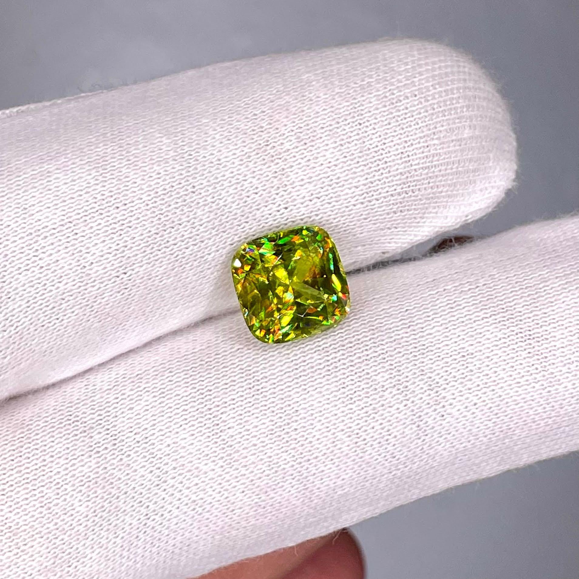 Women's or Men's 4.00 Carats Loose Green Sphene Stone Cushion Cut Natural Madagascar's Gemstone