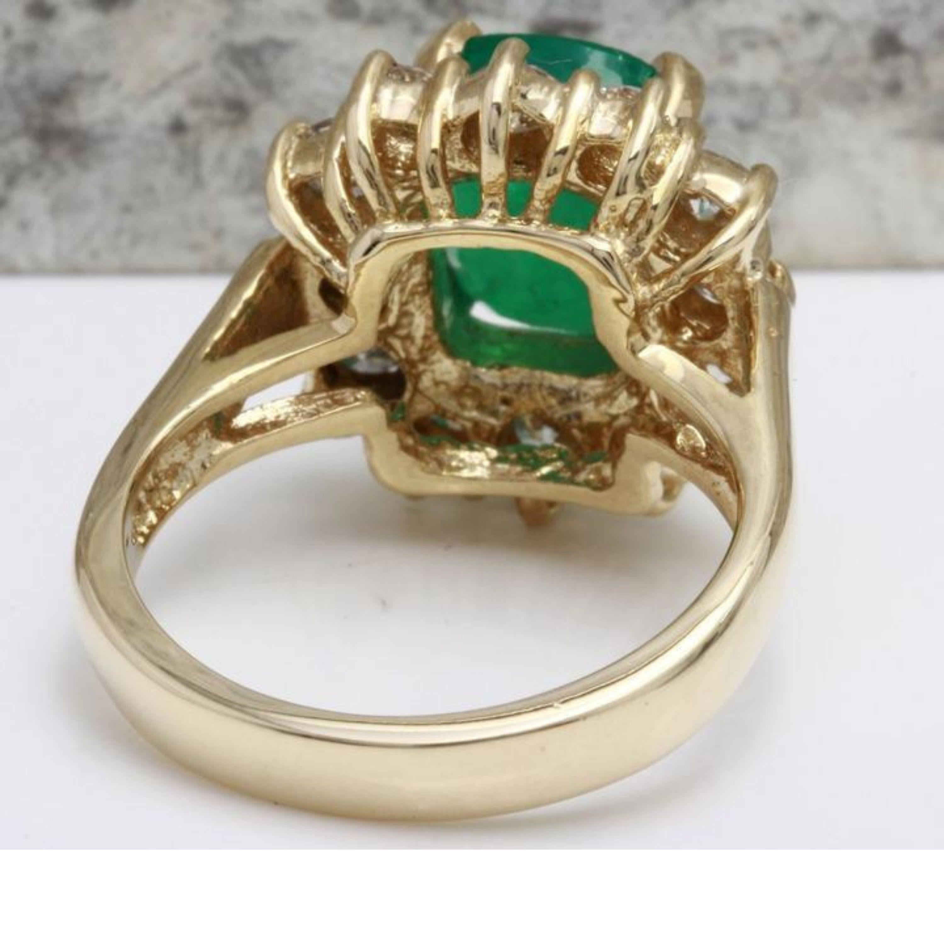 Emerald Cut 4.00 Carat Natural Emerald and Diamond 14 Karat Solid Yellow Gold Ring For Sale