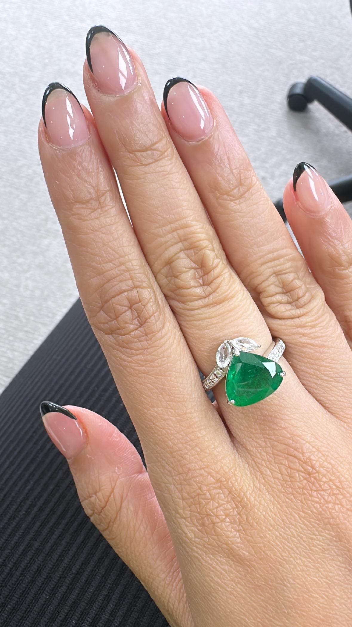 4.00 Carats, Natural Zambian Emerald & Rose Cut Diamonds Engagement Ring For Sale 4
