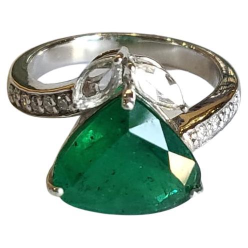 4.00 Carats, Natural Zambian Emerald & Rose Cut Diamonds Engagement Ring