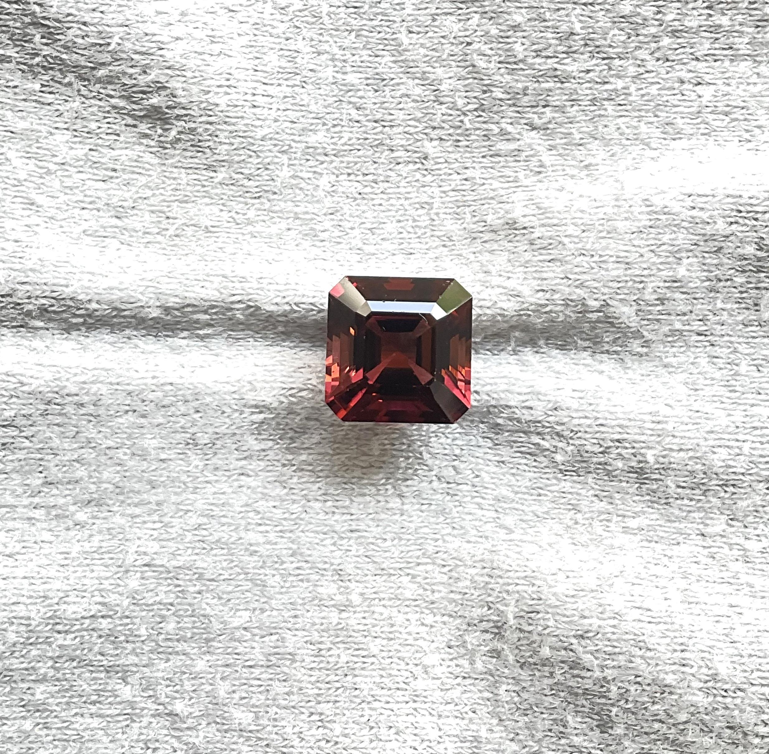 Art Deco 4.00 Carats Pinkish red Top Quality Radiant Cut stone For Jewelry Natural Gem For Sale