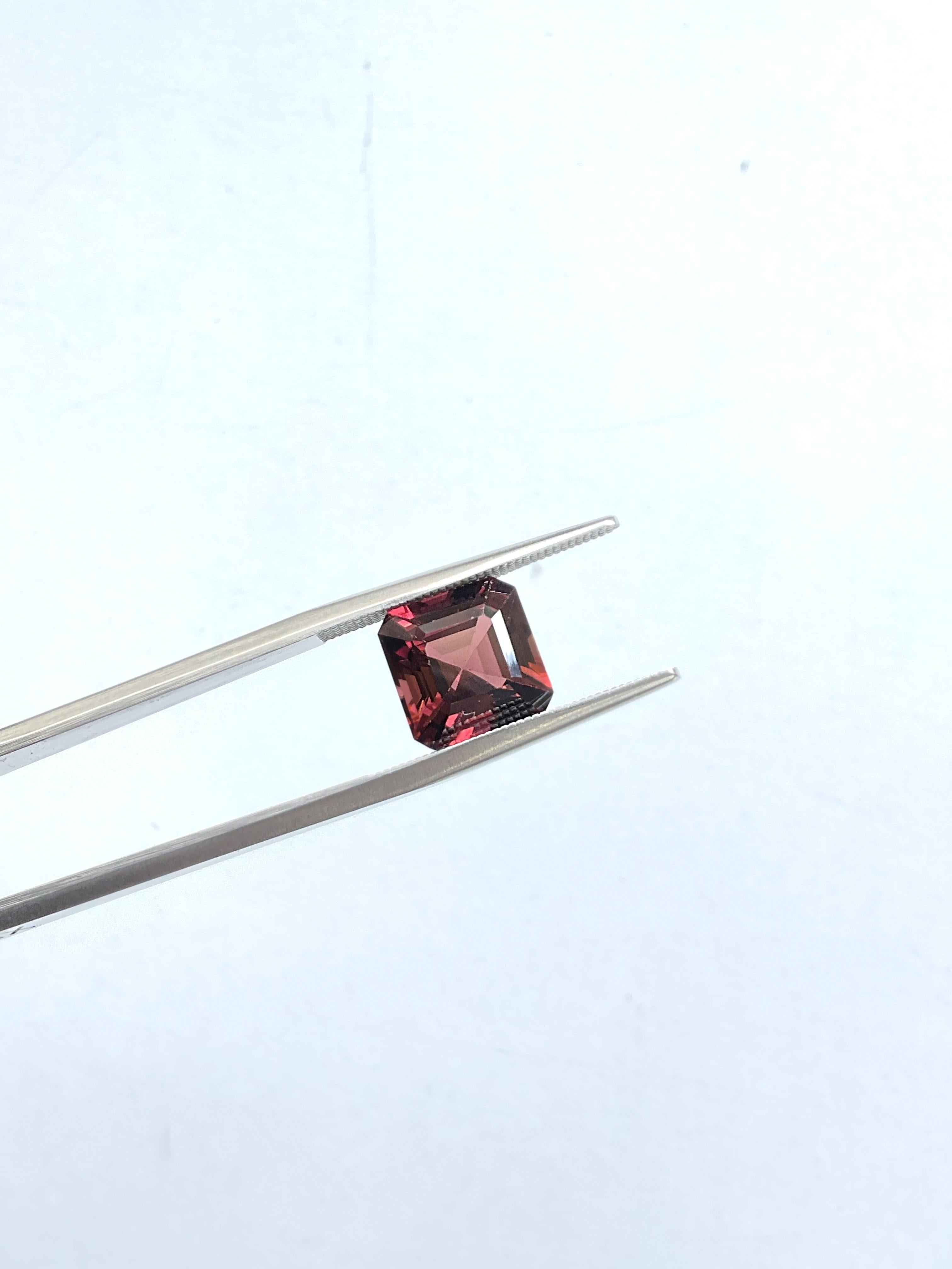 4.00 Carats Pinkish red Top Quality Radiant Cut stone For Jewelry Natural Gem For Sale 1