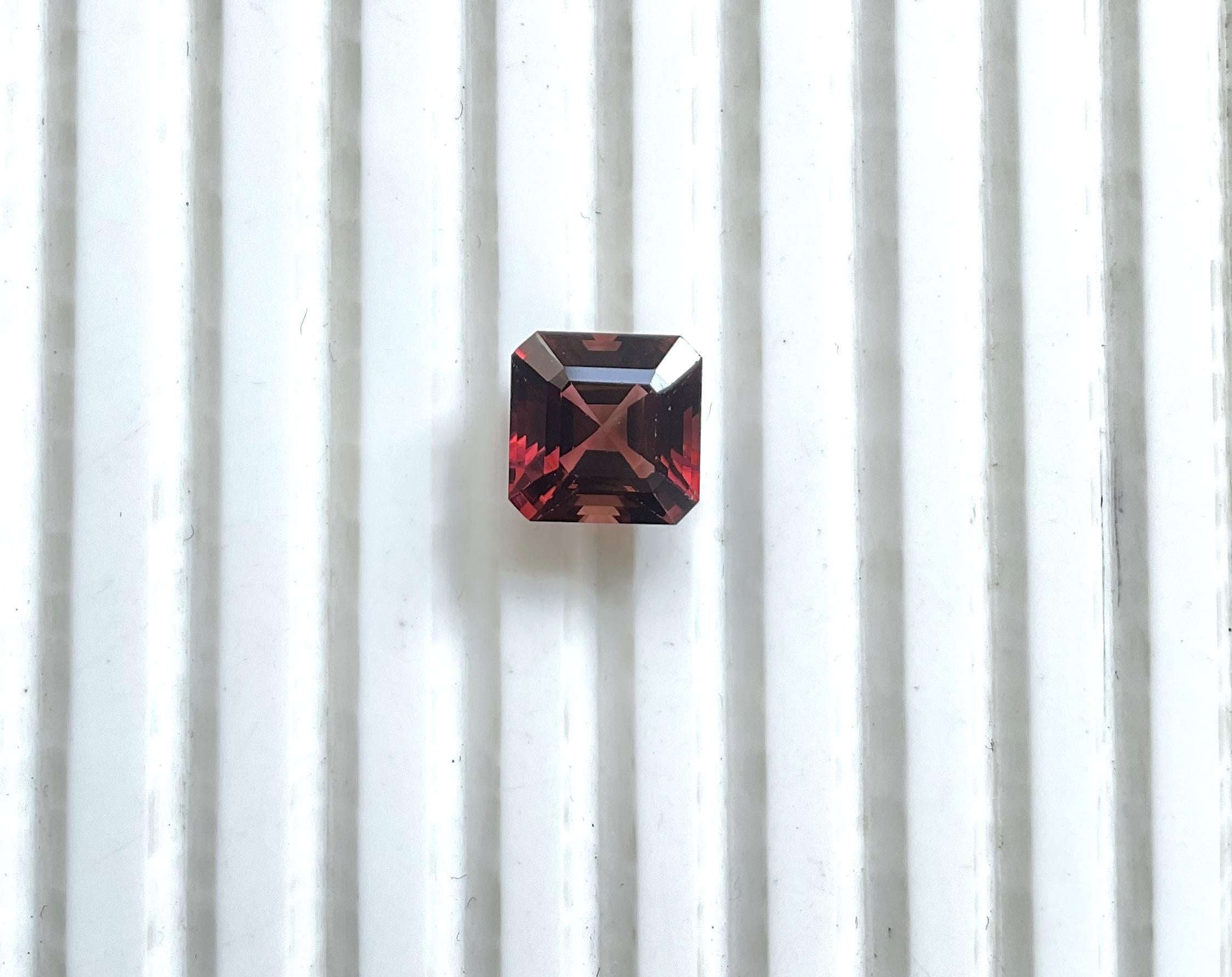 4.00 Carats Pinkish red Top Quality Radiant Cut stone For Jewelry Natural Gem For Sale 3