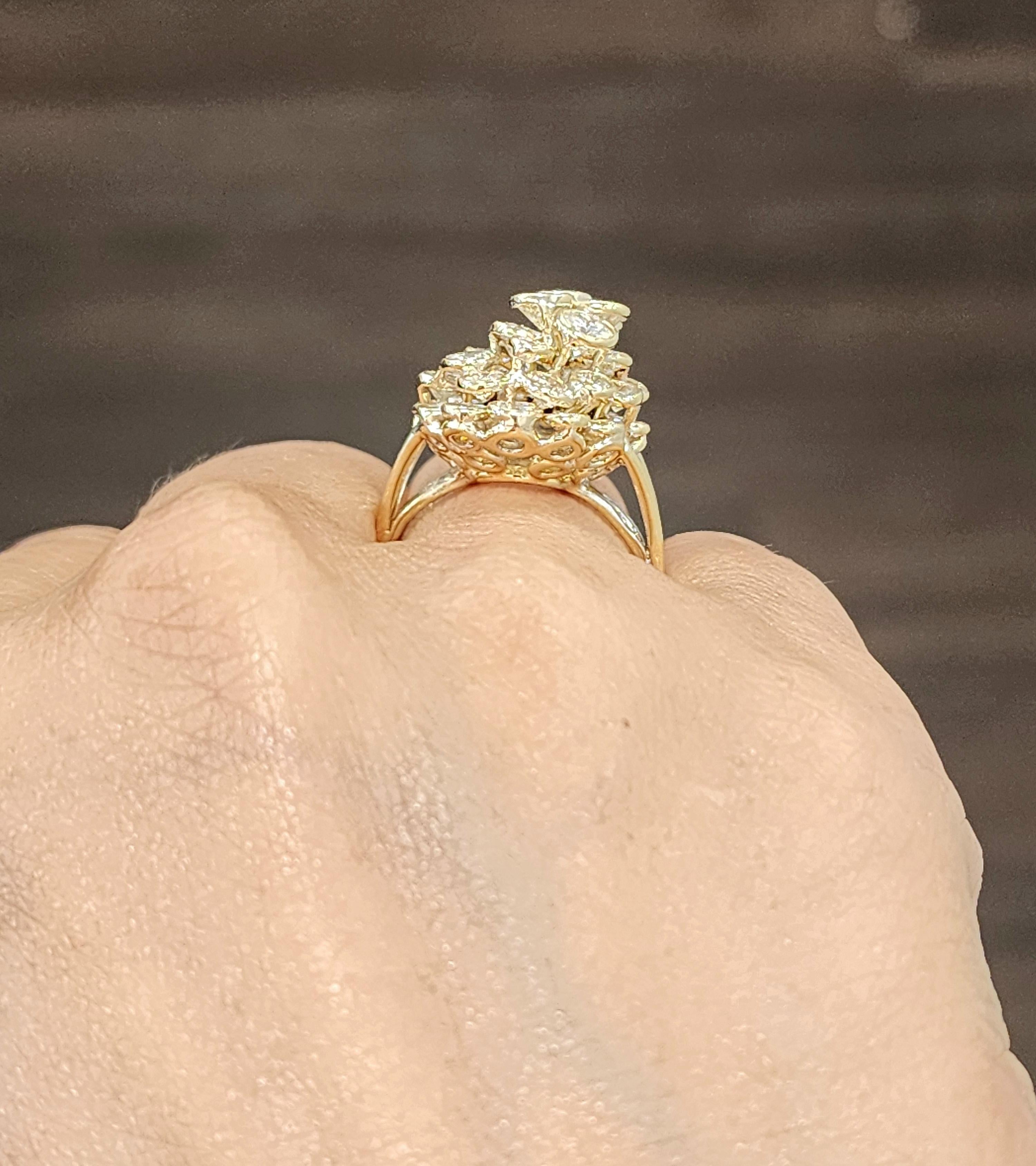 Taille ronde Bague cocktail en diamant de 4,00 ct en vente