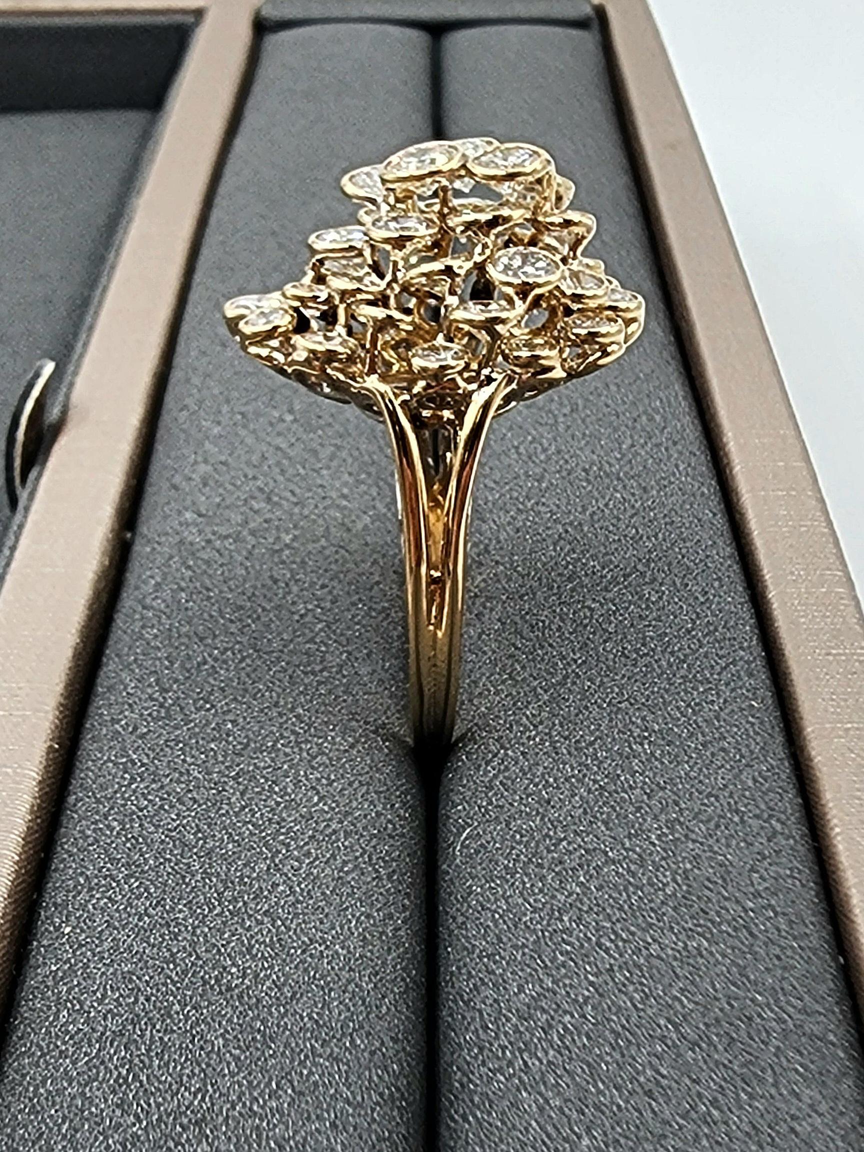Bague cocktail en diamant de 4,00 ct en vente 1