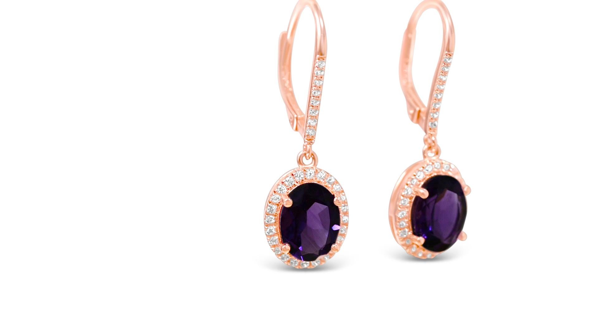 ♥ Bienvenido a Blue Star Gems Nuestras Joyas Alegres y con Sentido
En Blue Star Gems, nos apasiona ofrecer joyas alegres y llamativas para llevar a diario. Nuestra colección incluye diseños populares de anillos de compromiso y de boda, desde diseños