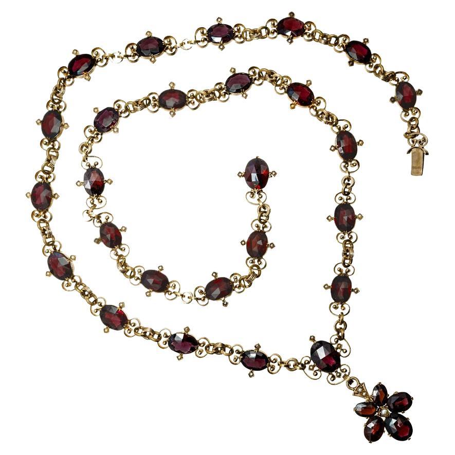 Collier pendentif victorien en or rose avec perles et grenats de 40,00 carats en vente
