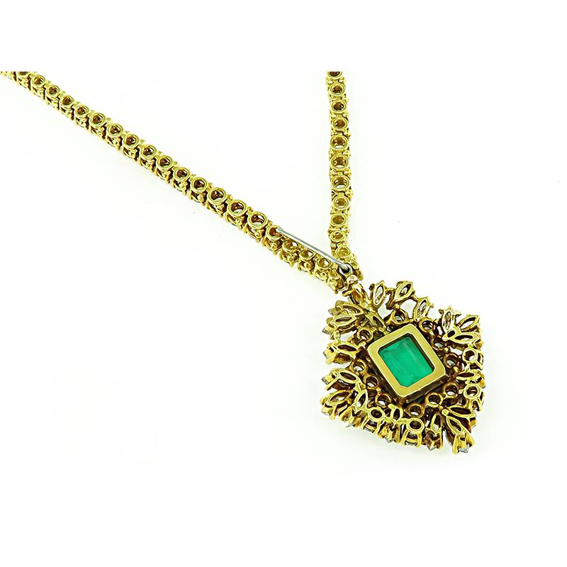 4.00 Carat Colombian Emerald 15.00 Carat Diamond Pendant Necklace In Good Condition For Sale In New York, NY