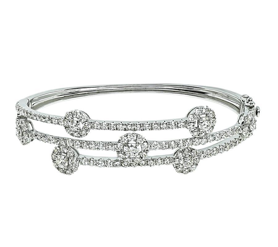 Taille ronde Bracelet en or avec 4.00ct de diamant en vente
