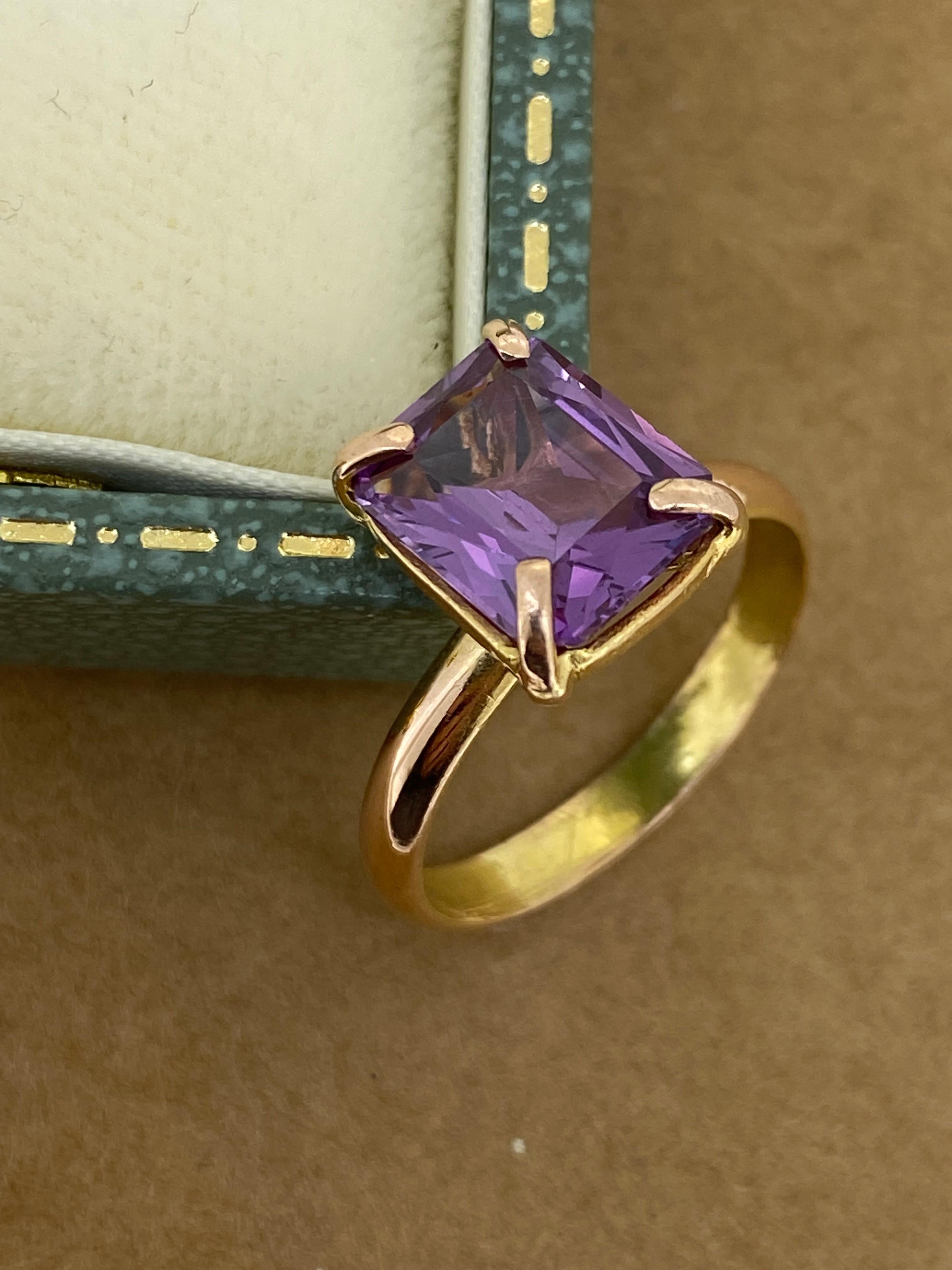 4.00ct Emerald Cut Natural Amethyst Solitaire Vintage Ring in 14K Rose Gold In Excellent Condition In MELBOURNE, AU