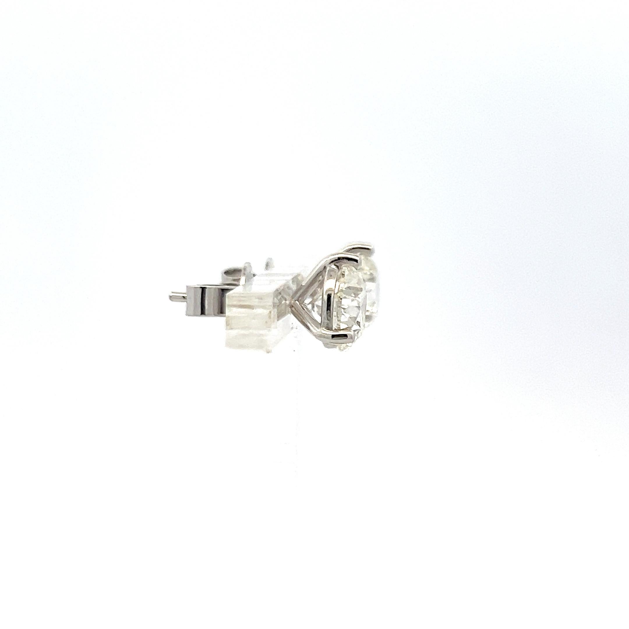 Titolo:
Orecchini con diamanti tondi e brillanti da 4,00ct in oro bianco 18K con GIA (I SI2)
Stile:
Stallone
Metallo:
Oro bianco 18 carati
Gemma 1:
Diamante da 2 carati
Numero di pietre:
1
Colore:
I
Chiarezza:
SI2
Forma:
Brillante rotondo
GIA:
DIAM