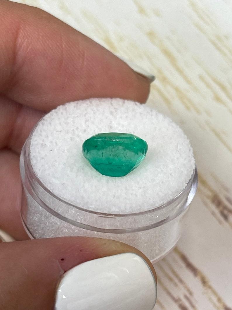 4,01 carati di smeraldo colombiano verde intenso - gemma Muzo con taglio a cuscino in vendita 1