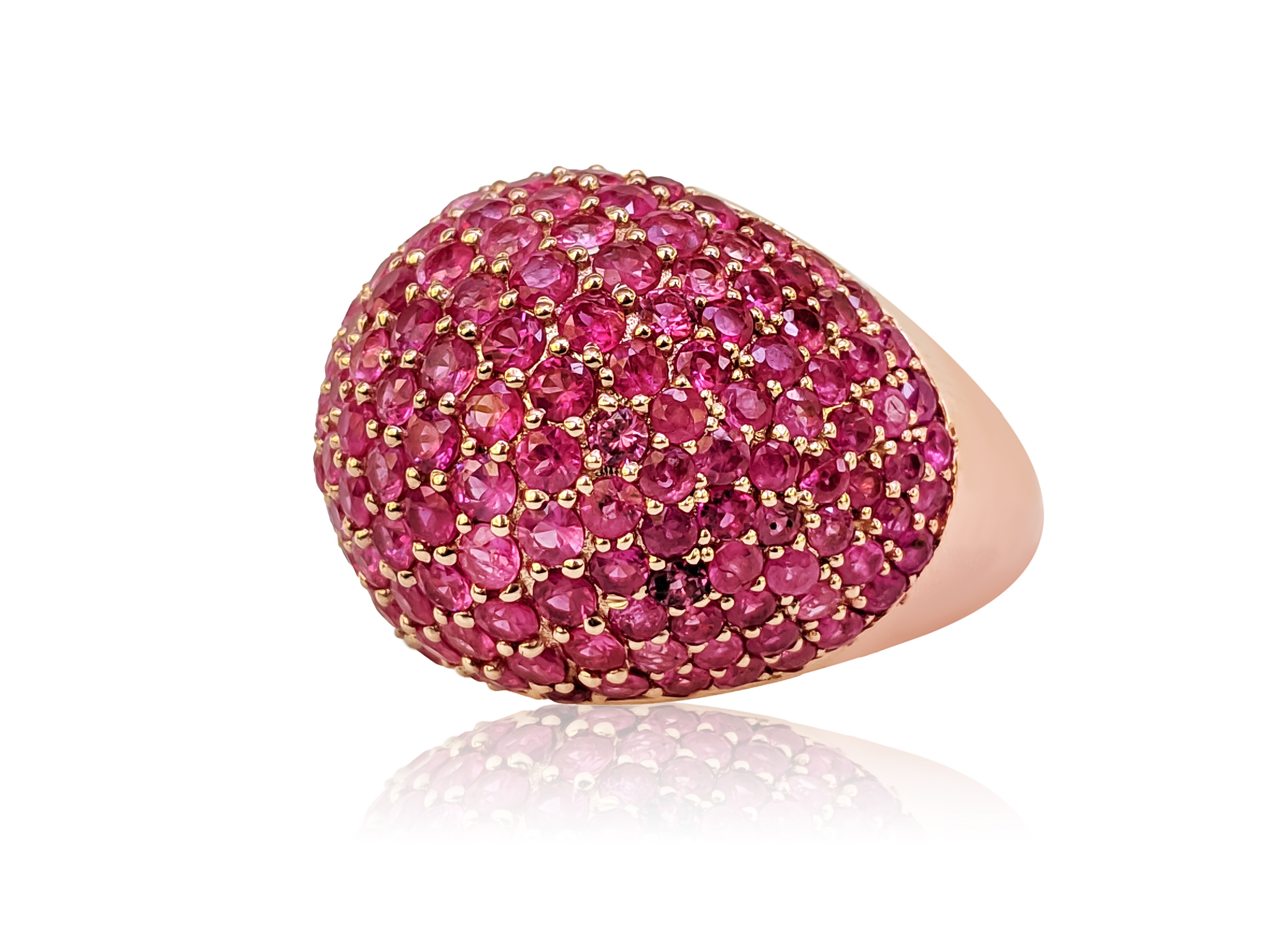 Seit Anbeginn der Geschichte und bis heute sind Rubine die wertvollsten und begehrtesten Edelsteine.
Dieser Ring ist ein großartiges Geschenk für einen geliebten Menschen oder für Sie selbst - Handeln Sie jetzt!
Der Ring kann vor dem Versand