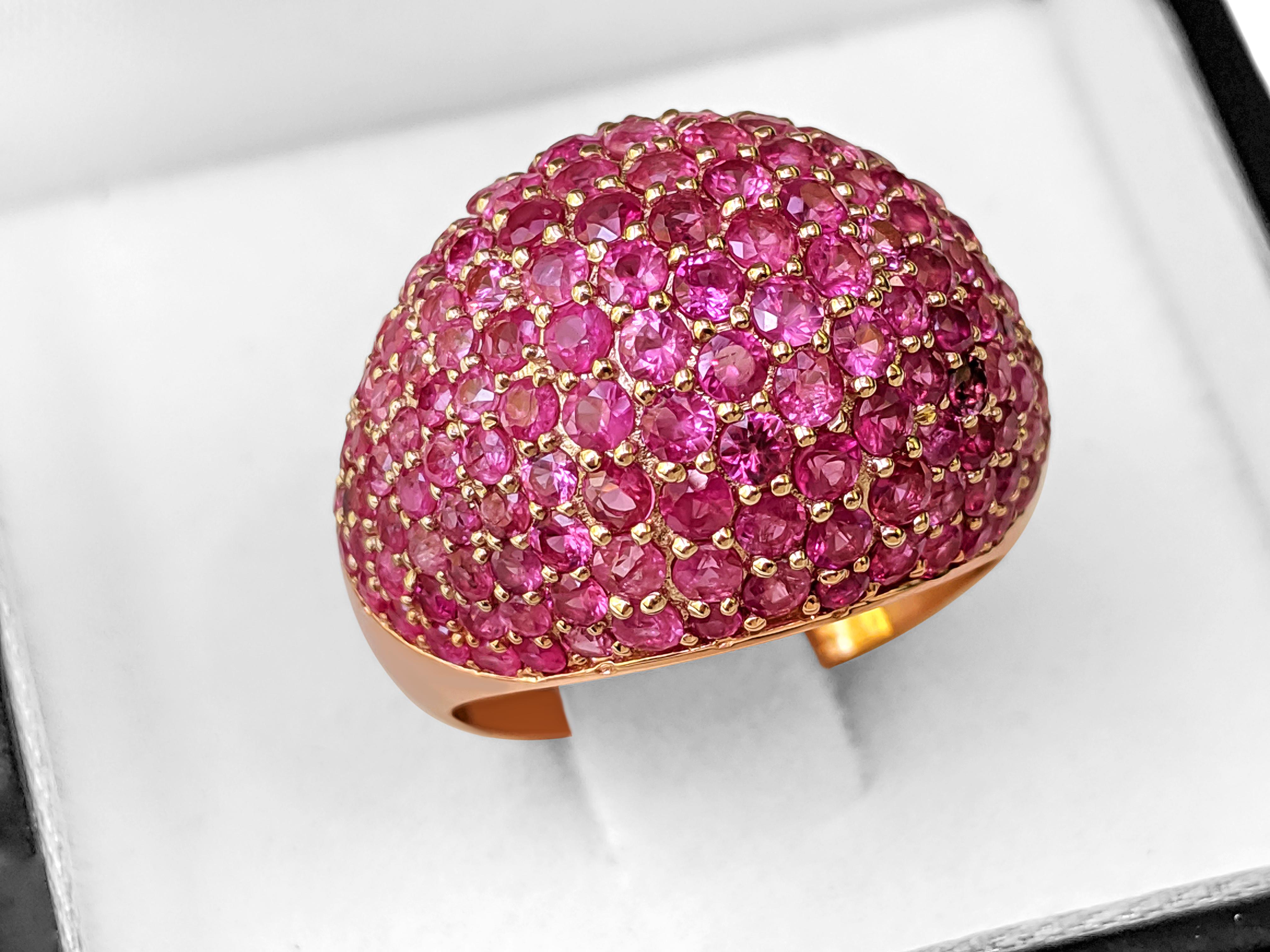$1 NO RESERVE! Burma Ring aus 14 Karat Gelbgold mit 4,01 Karat natürlichen roten Rubinen im Zustand „Neu“ in Ramat Gan, IL