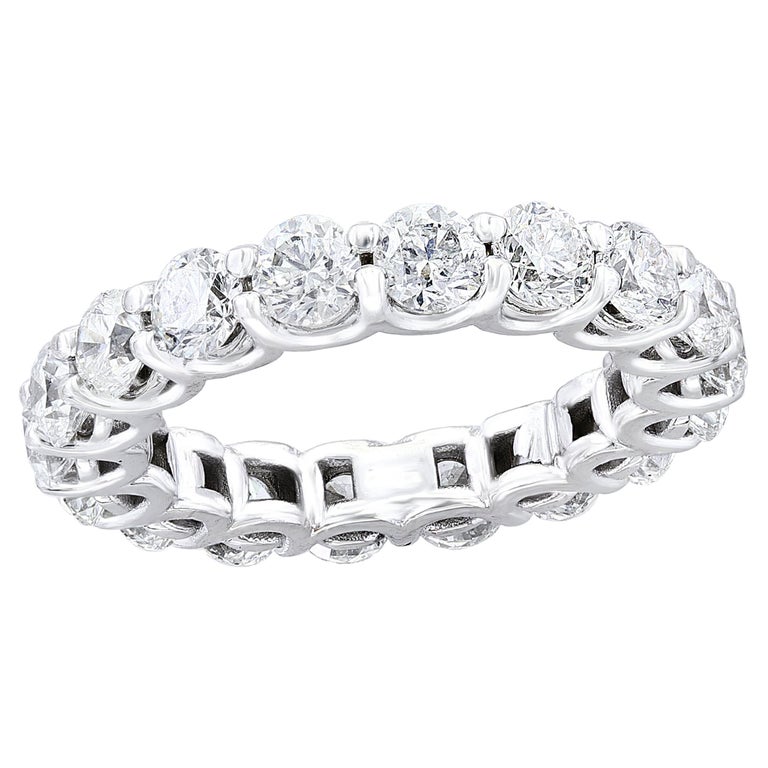 4.01 Carat Round Wedding Band in 14k White Gold For Sale at 1stDibs