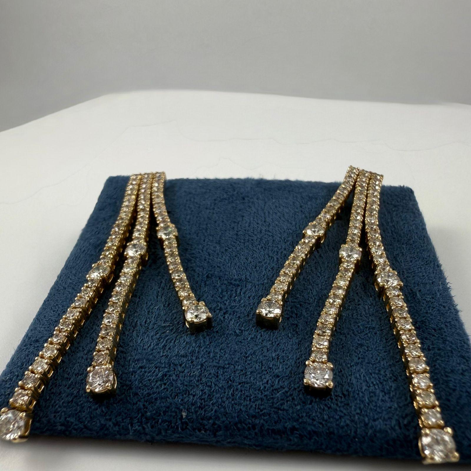 Orecchini a Stazione con Diamante a Tre File da 4,01 Carati in Oro Bianco 14K in vendita 7