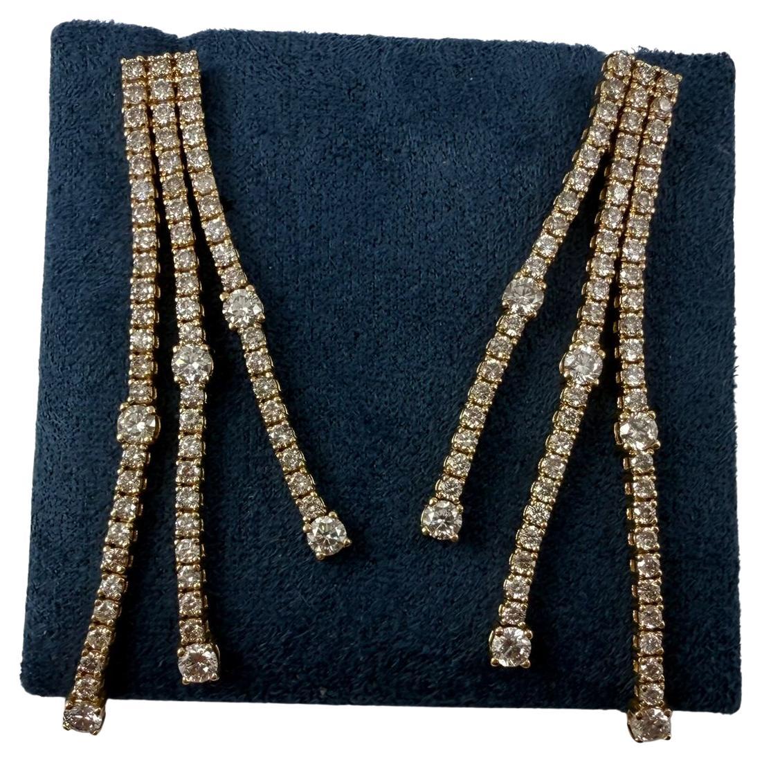 Boucles d'oreilles en or jaune 14K à trois rangs de diamants de 4,01 carats