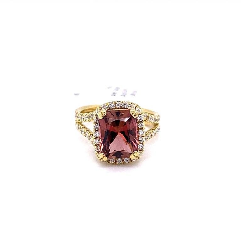 Contemporary 4.01 Carat Tourmaline Diamond Yellow Gold Cocktail Ring For Sale