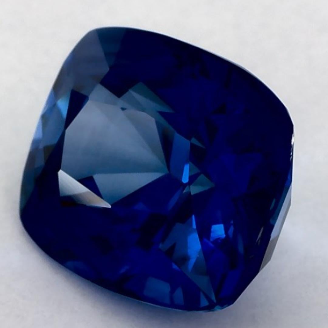 4.01 Ct Blue Sapphire Cushion Loose Gemstone (pierre précieuse en vrac) Pour femmes en vente