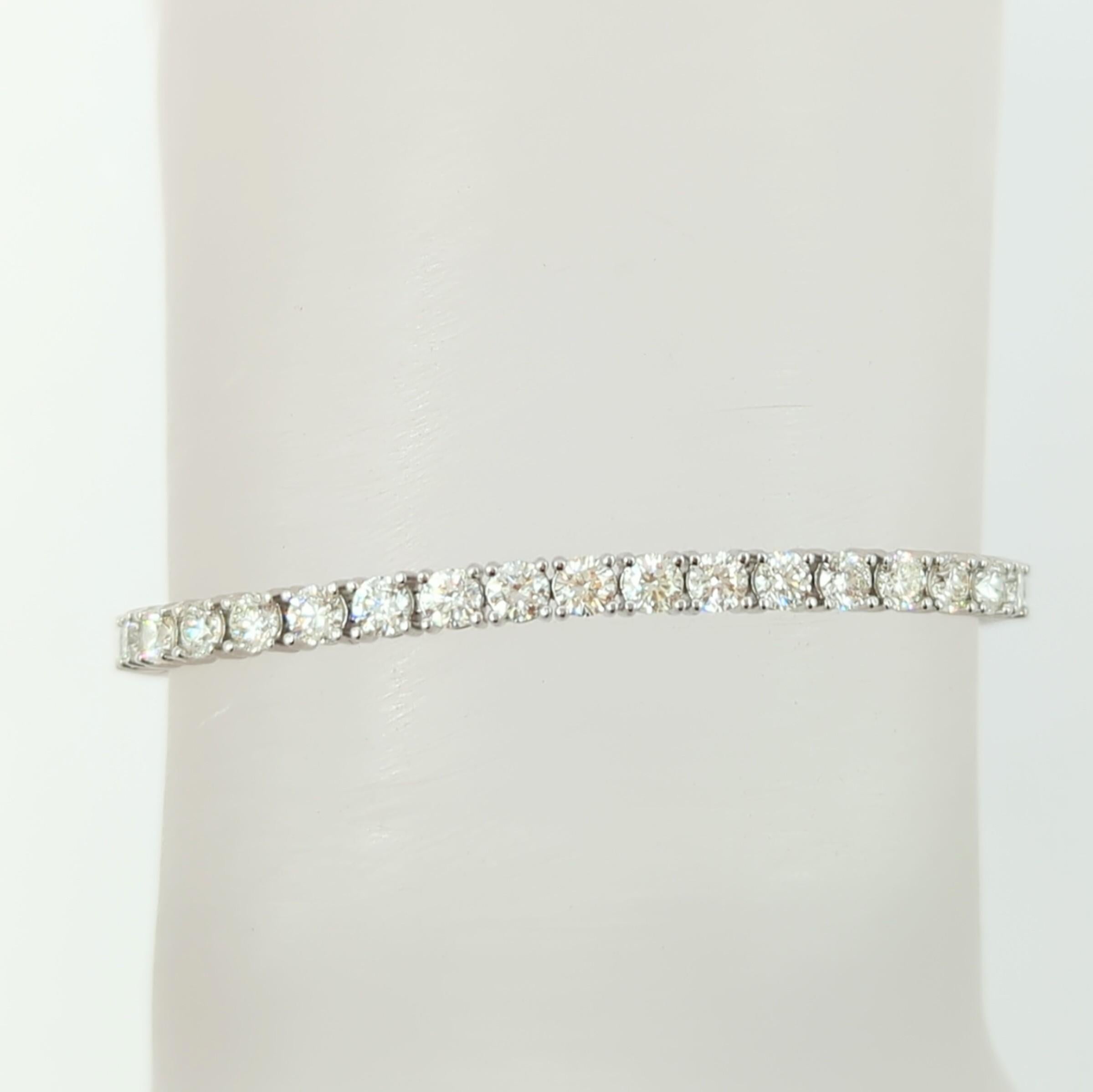 4,01 ct. Bracelet tennis rond en or blanc 14 carats avec diamants blancs en vente 7