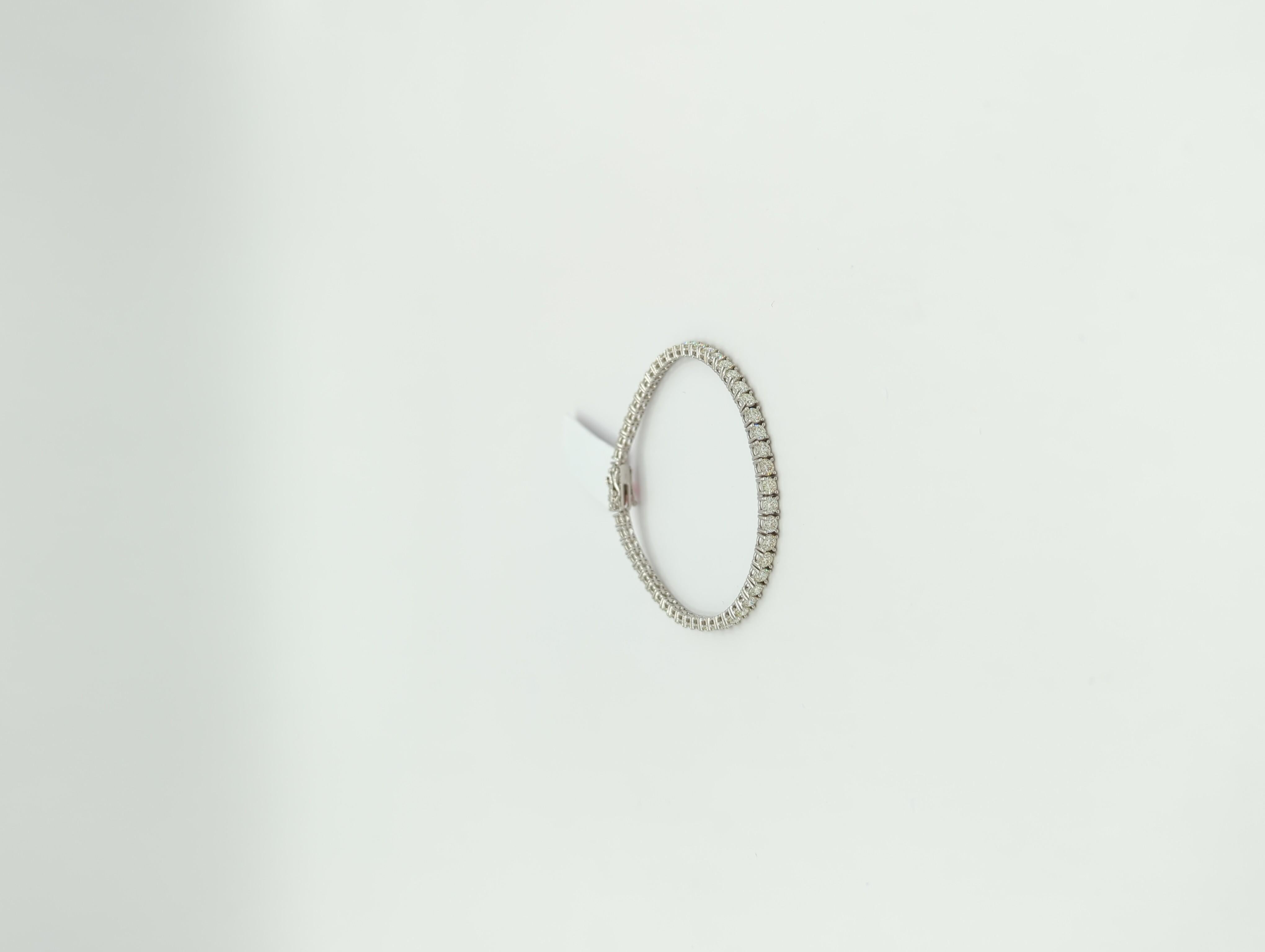 Taille ronde 4,01 ct. Bracelet tennis rond en or blanc 14 carats avec diamants blancs en vente
