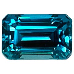 4.01 ct. Blauer Zirkon:: ungefasster Edelstein für 3-Stein-Verlobungsring oder -Anhänger